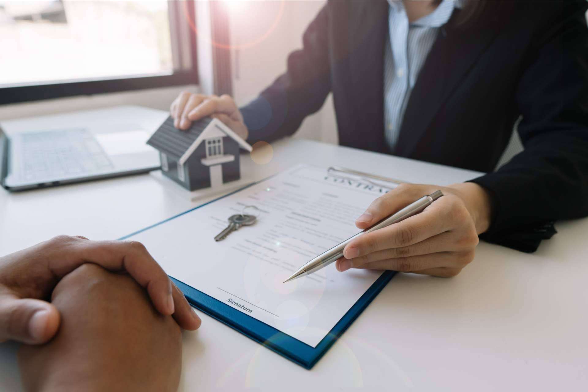 Las ventajas de contar con Carlos Baño León, el despacho de abogados en Alicante especializado en derecho inmobiliario