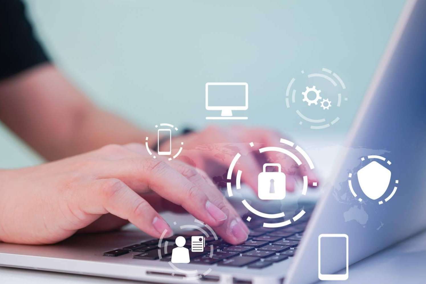 Abogados especialistas en el derecho al olvido en TeBorramos, la empresa que explica cómo es posible eliminar publicaciones y noticias negativas de internet, así como salir de los ficheros de morosidad