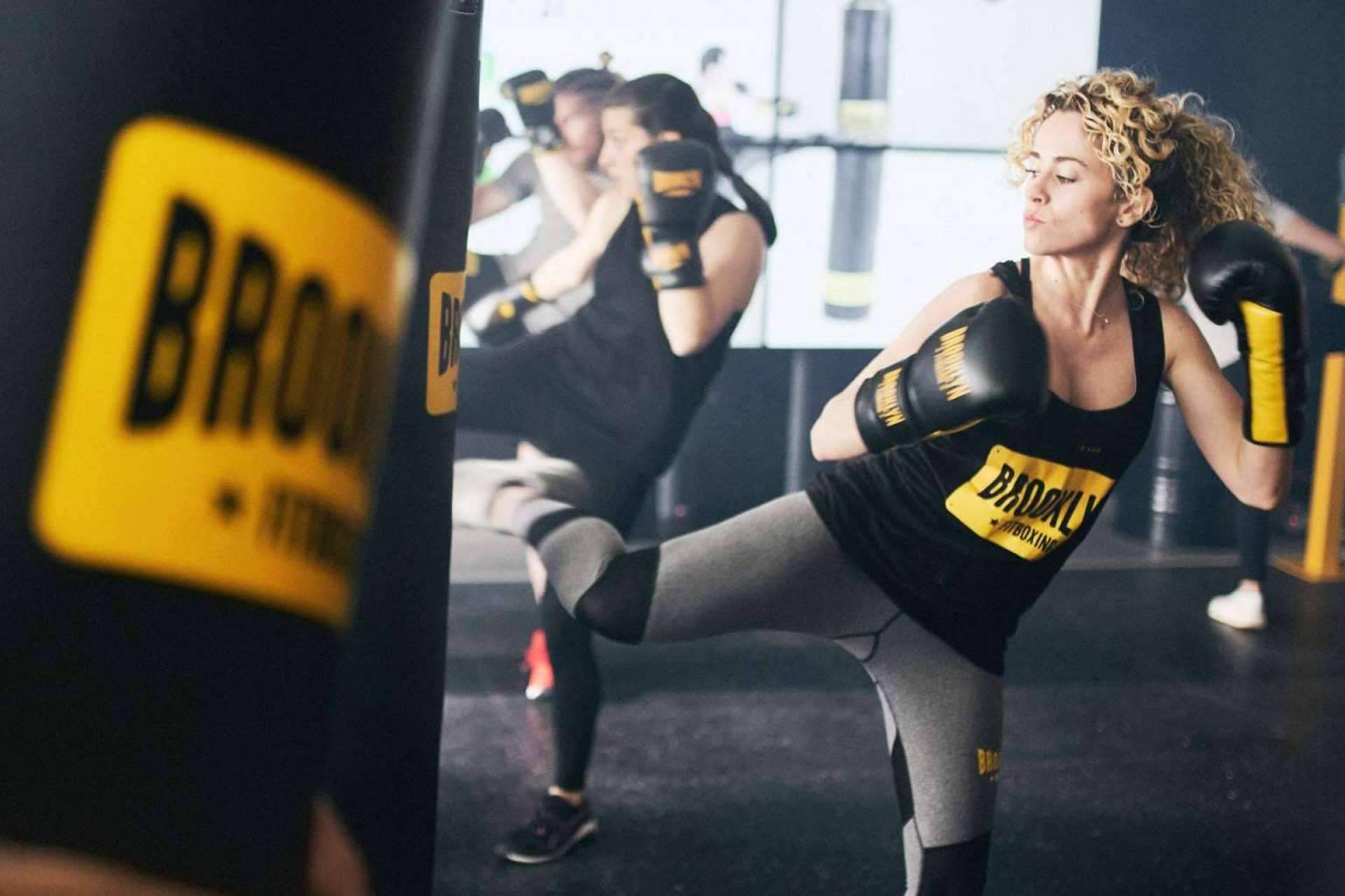 Ejercitar el cuerpo y la mente con el fitboxing en el centro de entrenamiento Brooklyn Fitboxing en Perchel