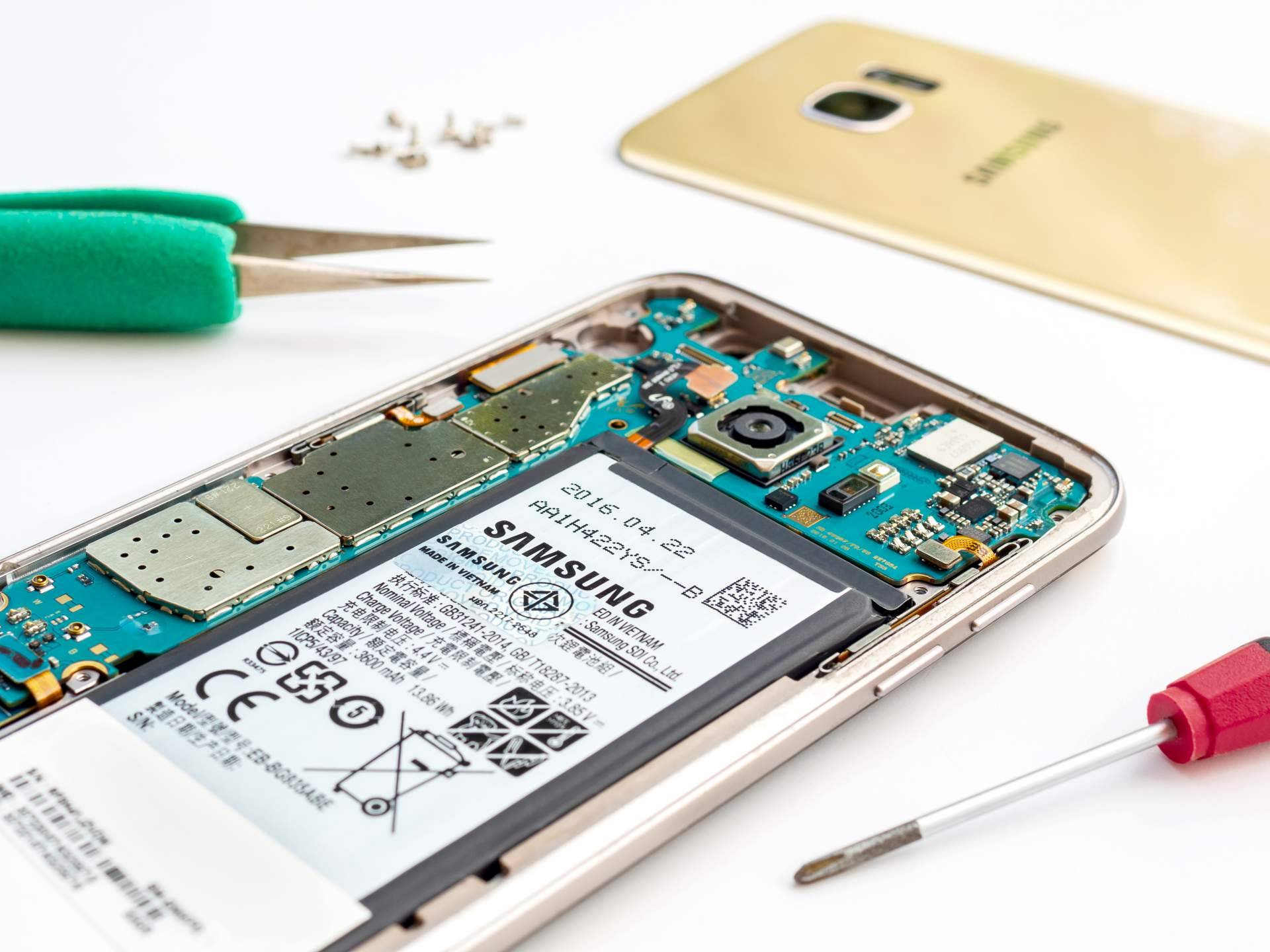 La compañía Repuestos Tic ofrece reparaciones de teléfonos marca Samsung