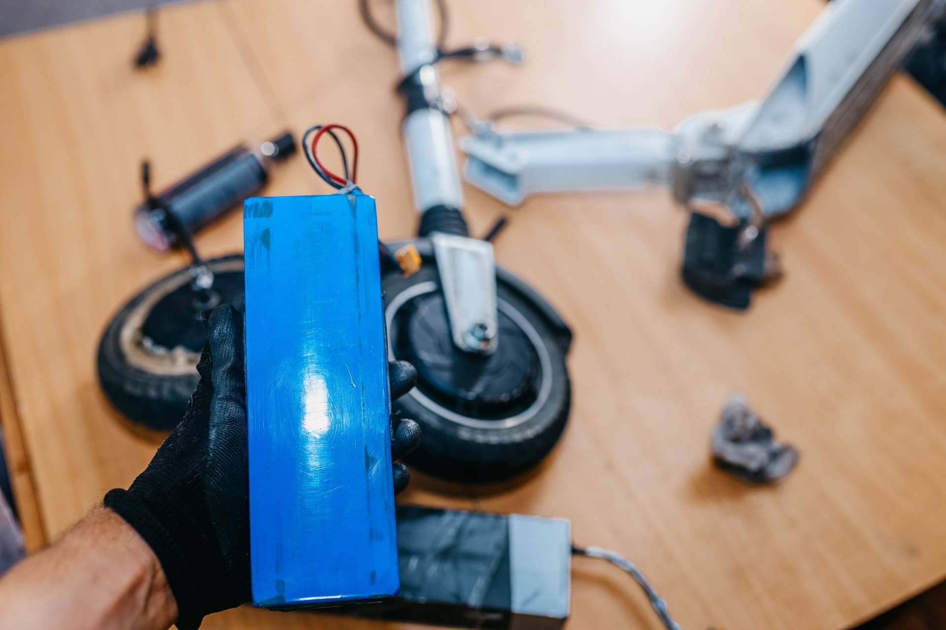 Las ventajas de LYNX para reparar los patinetes eléctricos
