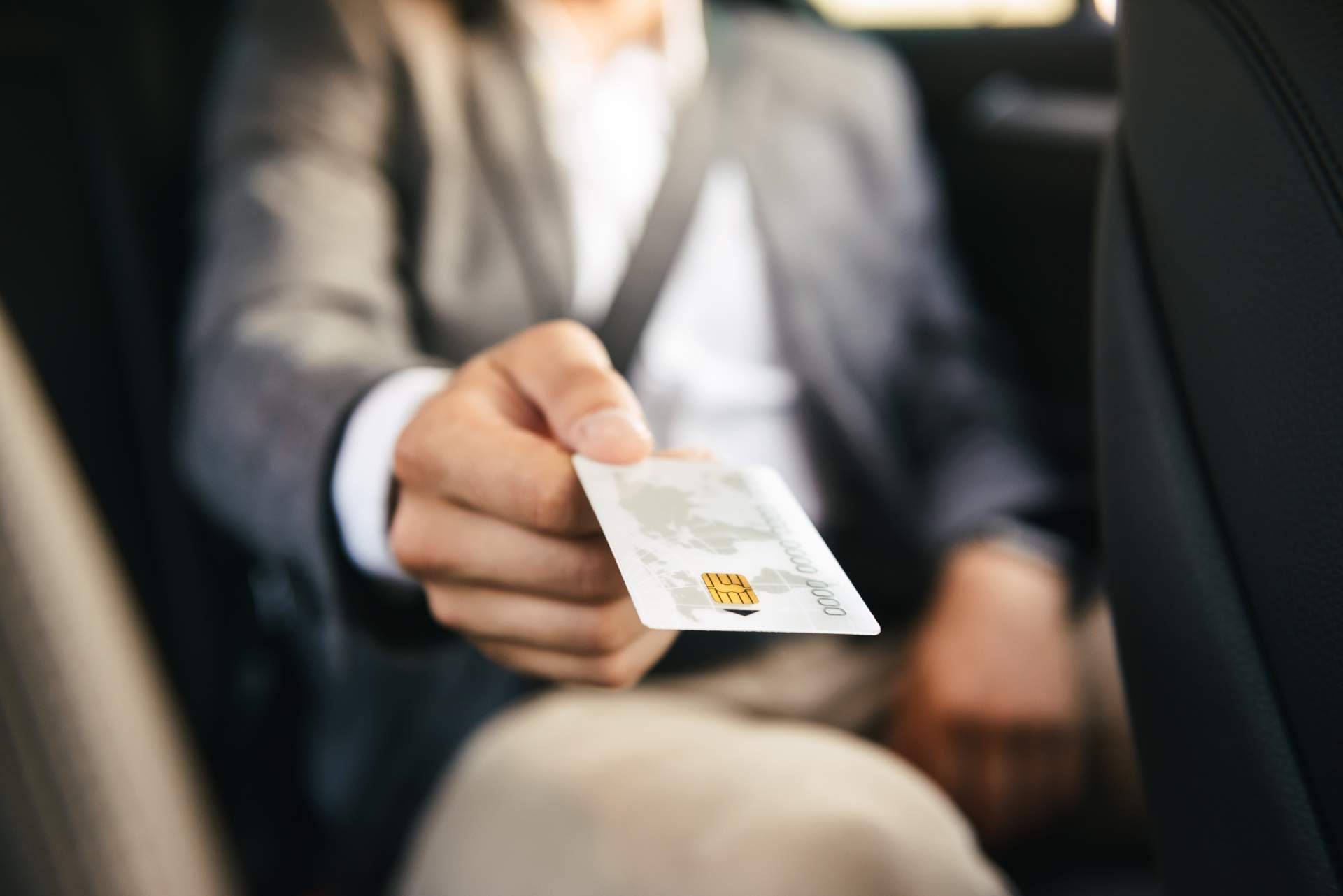 ¿Cómo funciona el servicio transfer y taxi en Málaga de Taxi Málaga Airport Charly transfer 24 hours?