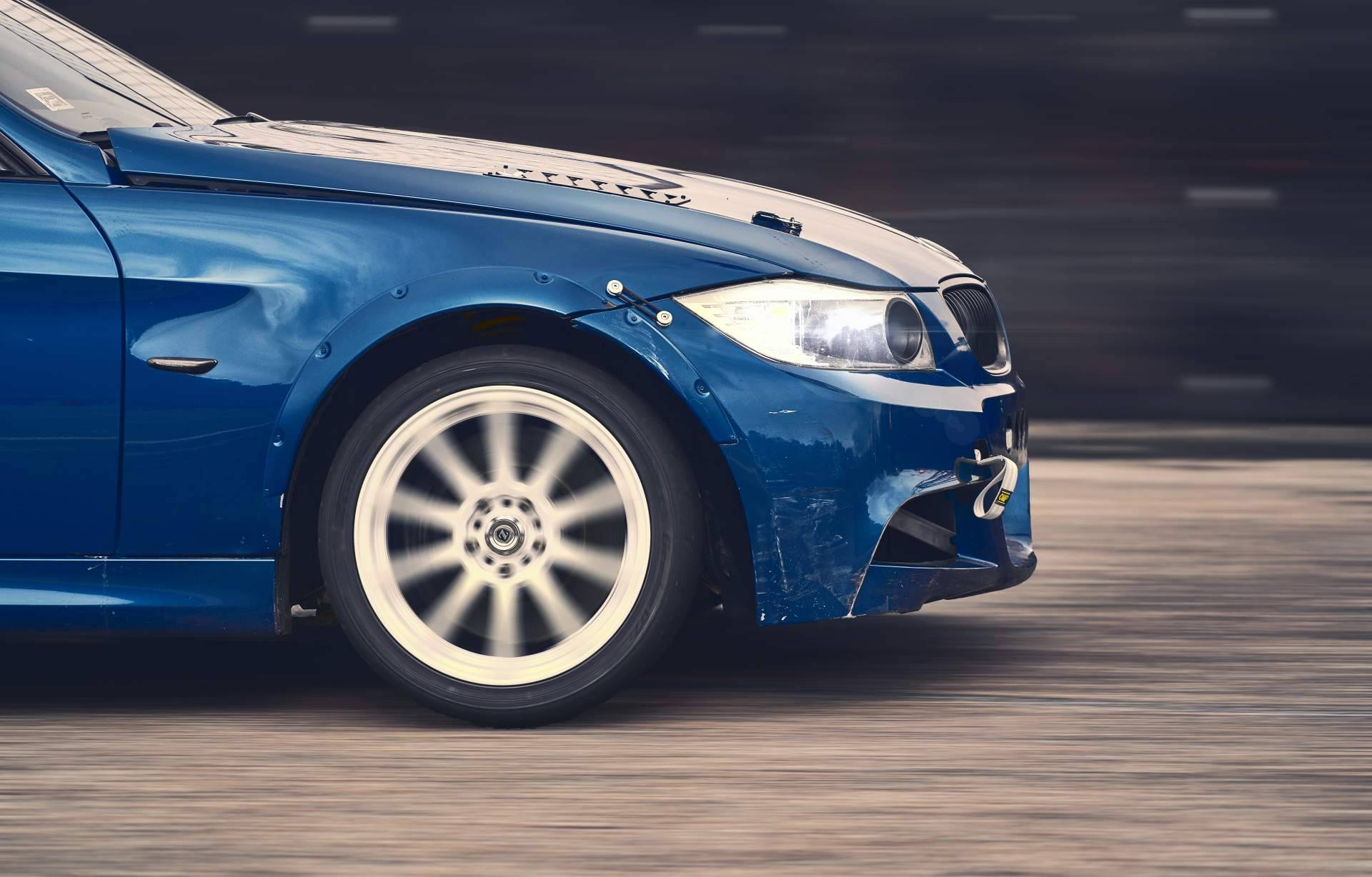 Los beneficios de aumentar potencia coche mediante la reprogramación del vehículo con la empresa Denikey