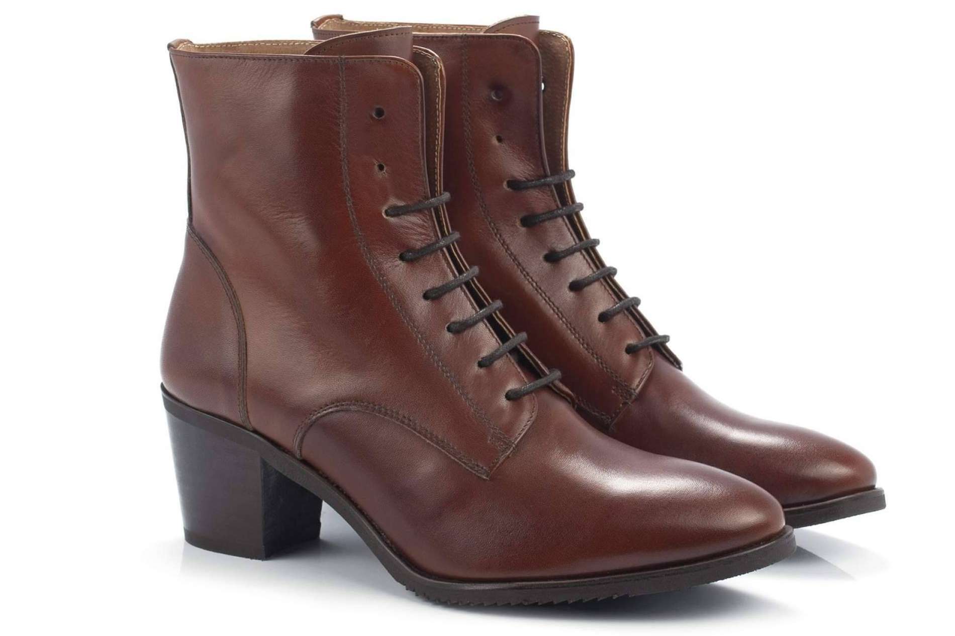 Ortiz & Reed lanza una nueva colección de mujer con botas y botines