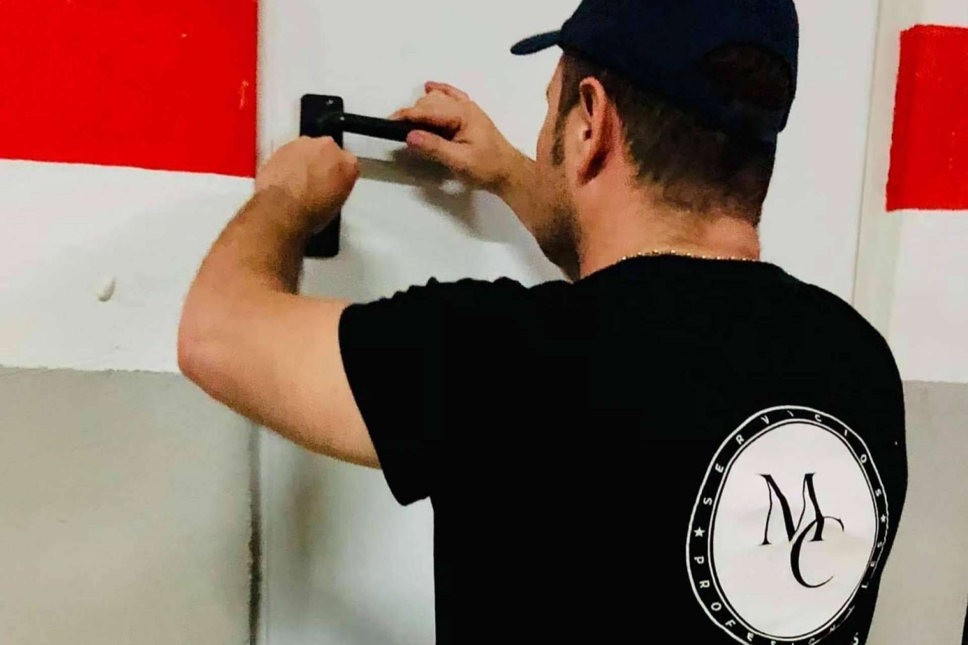 MC Servicios Profesionales ofrece servicios de cerrajero urgente y no urgente Valencia