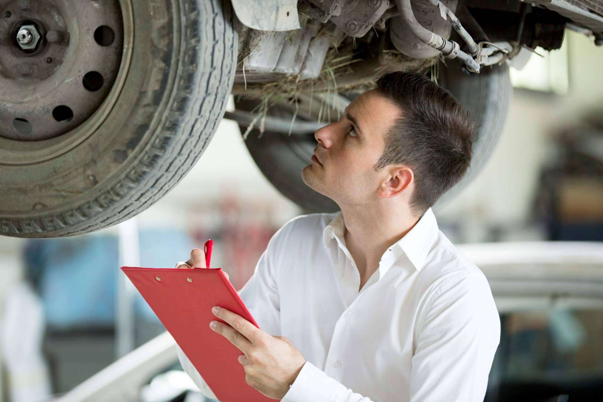 Adquirir un coche de segunda mano seguro mediante la verificación, diagnosis y prueba de un perito mecánico profesional, por Testmotor