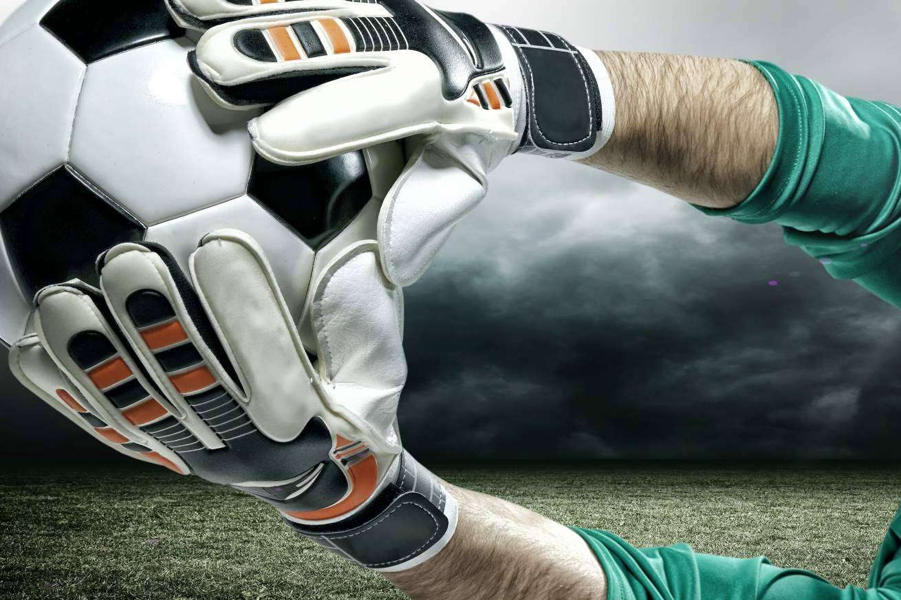 ¿Dónde encontrar los guantes de porteros de las mejores marcas? Soccerfactory