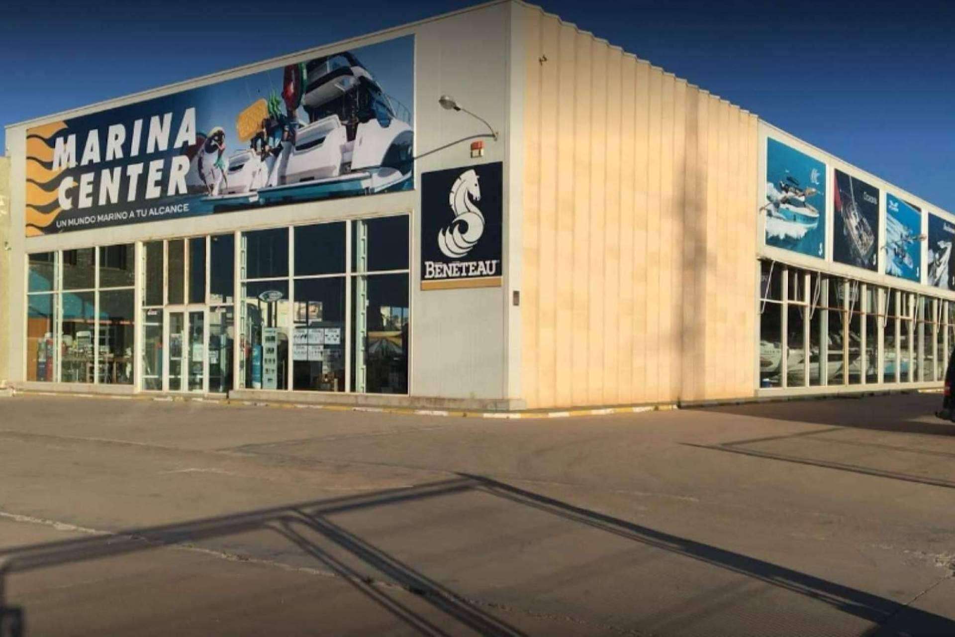 ¿Cómo adquirir barcos de ocasión en Murcia? Concesionario náutico Marina Center