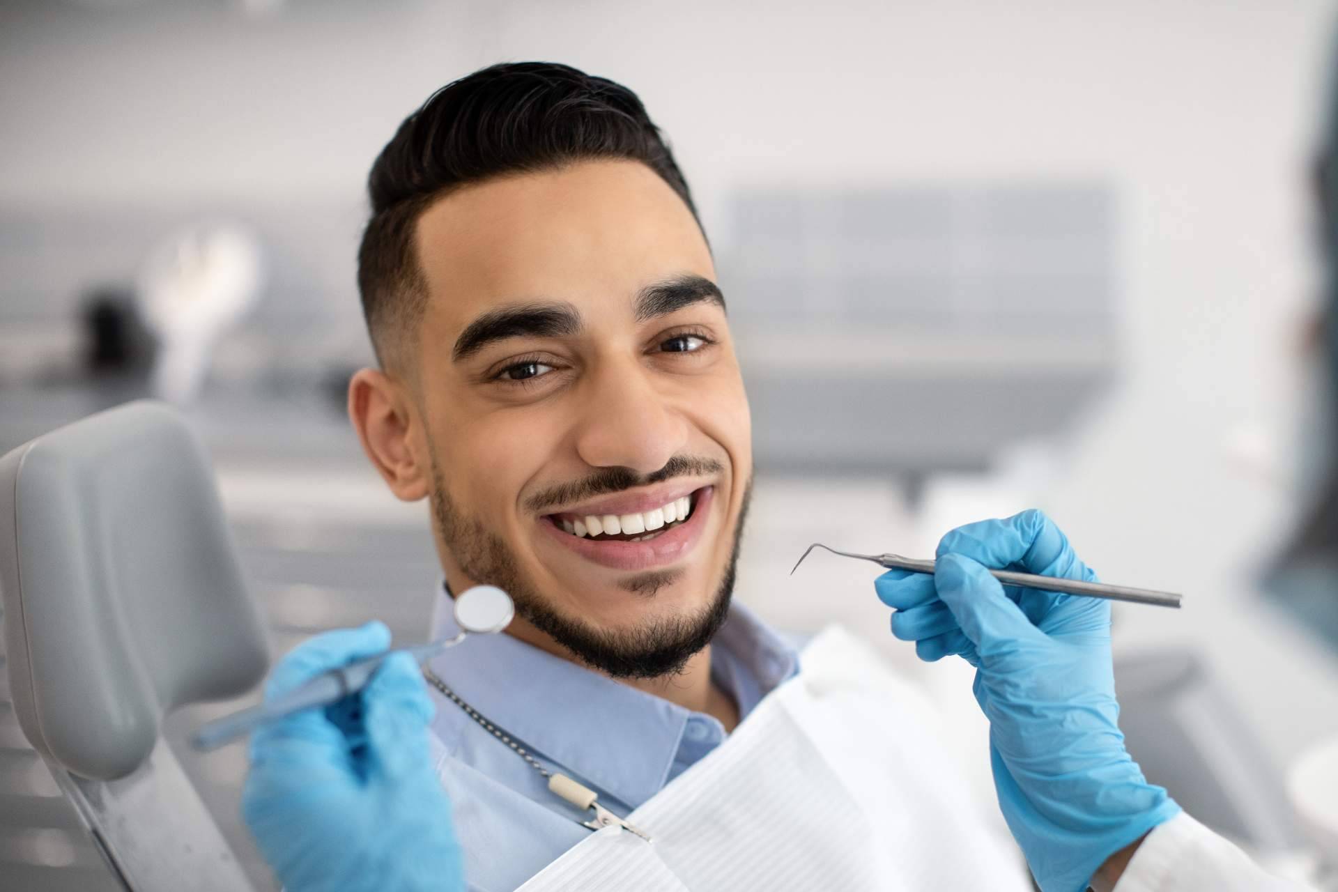 Los especialistas de Clínicas Dentalbell explican cómo se trata la periodontitis