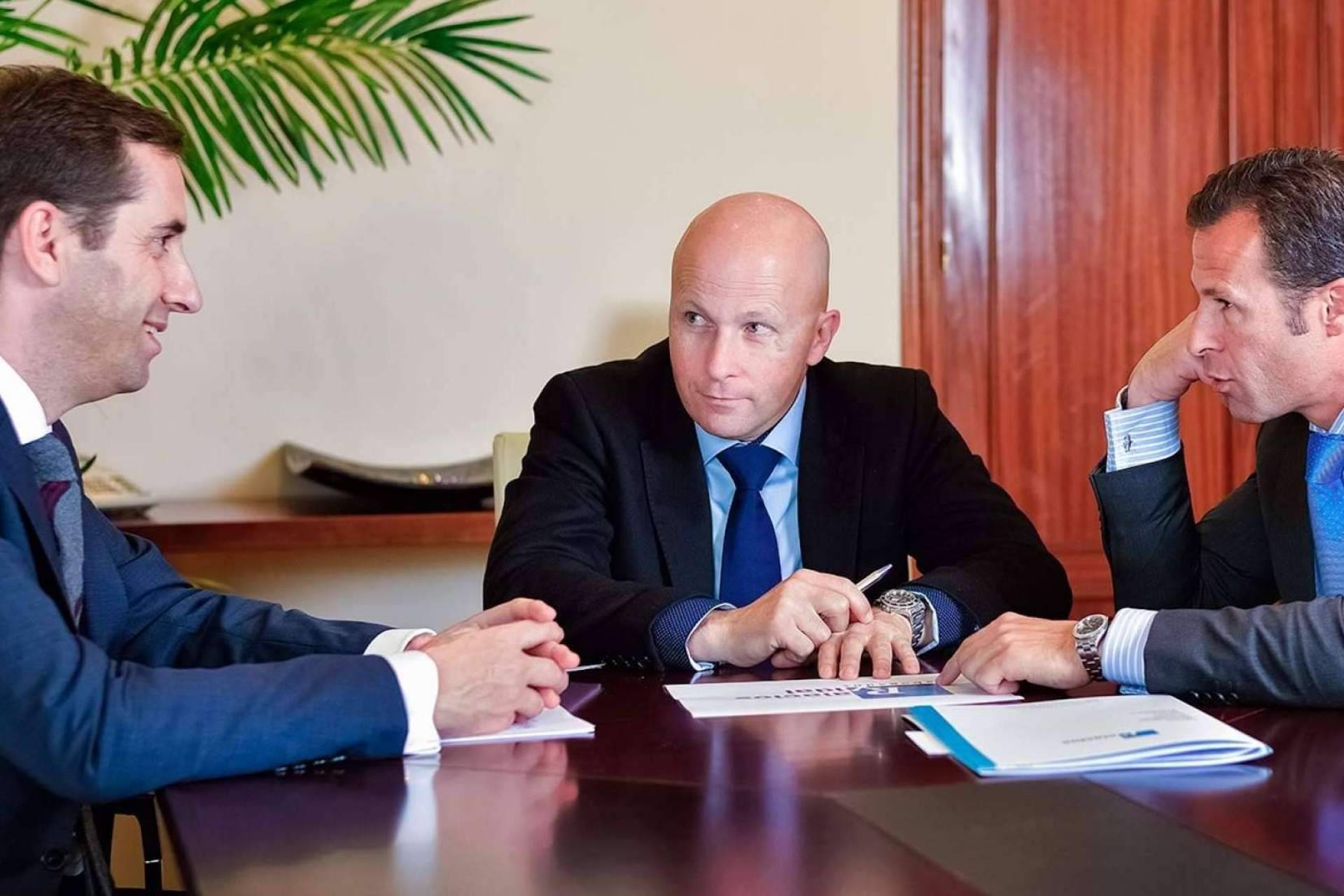 Encontrar un abogado penal en Málaga con garantías con los servicios de Palacios & Vidal Abogados