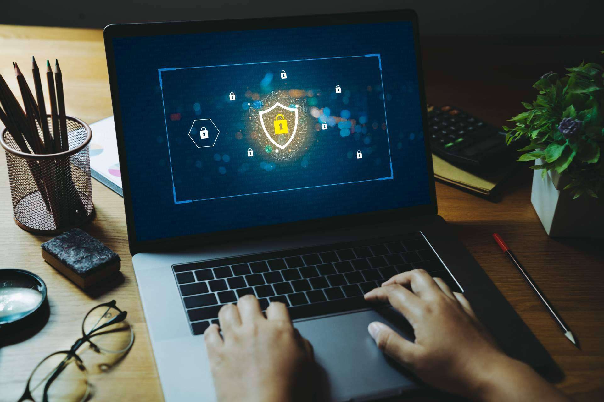 La importancia de la seguridad informática hoy día, por hackrocks
