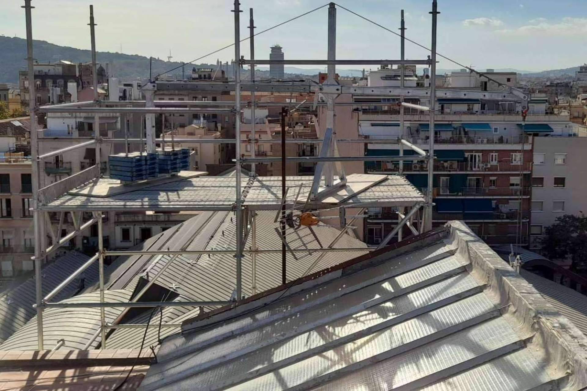 ¿Cuáles son los servicios de alquiler de andamios Barcelona que ofrece TusAndamiosBarcelona?