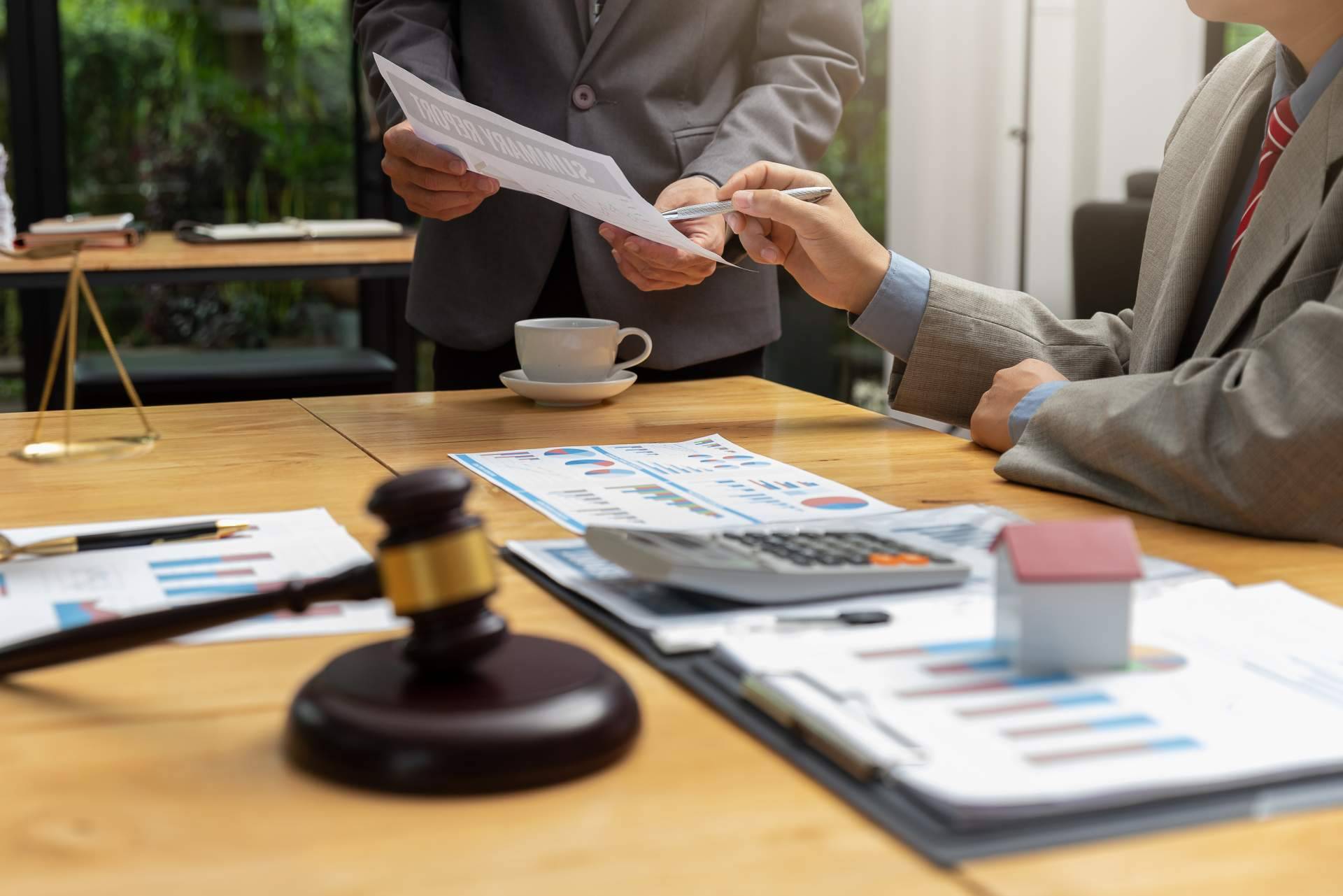 Hacer frente al interés abusivo de las tarjetas revolving y otros créditos de la mano de ConsultIn