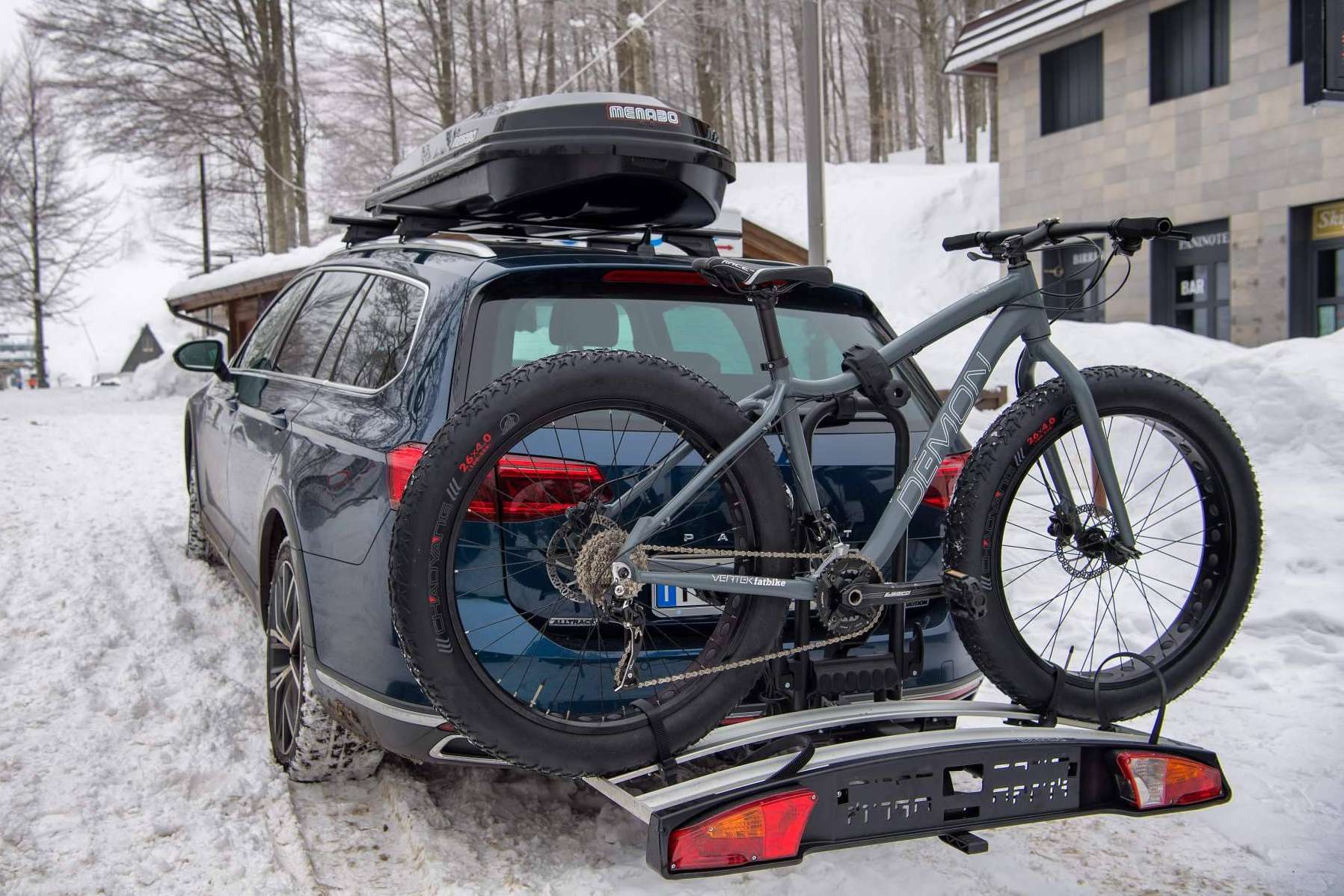 La web Negrillo.es ayuda a equipar el coche con accesorios para el transporte de equipaje, bicicletas, esquís, enganches y muchos más componentes