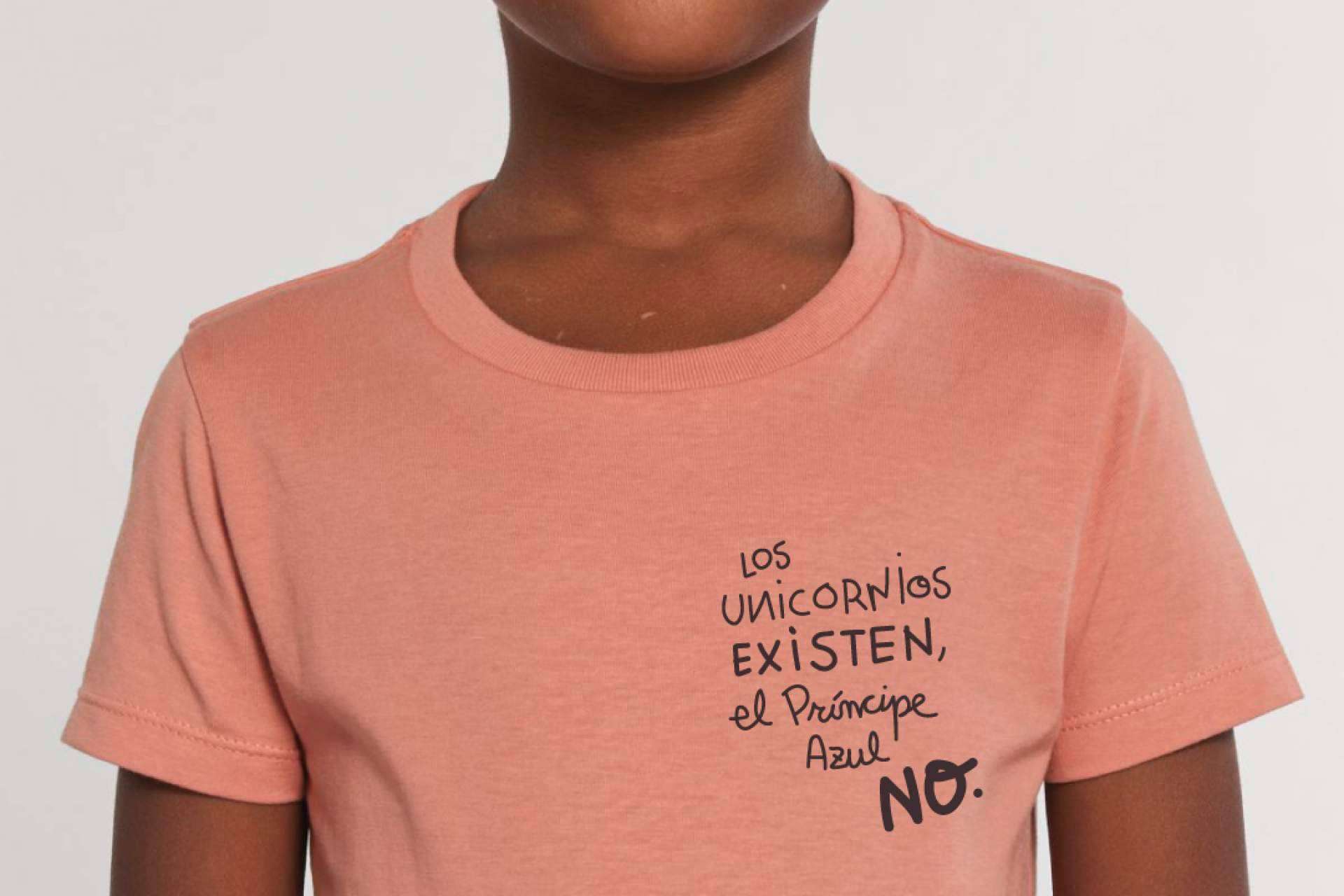 Moda sin estereotipos con las camisetas unisex, por Bink and Plue
