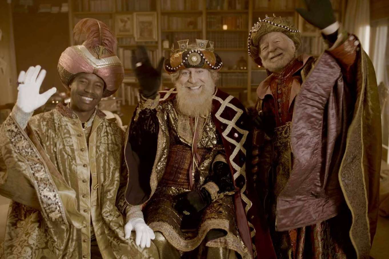 Iberia sorprende a los niños con los Reyes Magos en su nueva campaña de Navidad