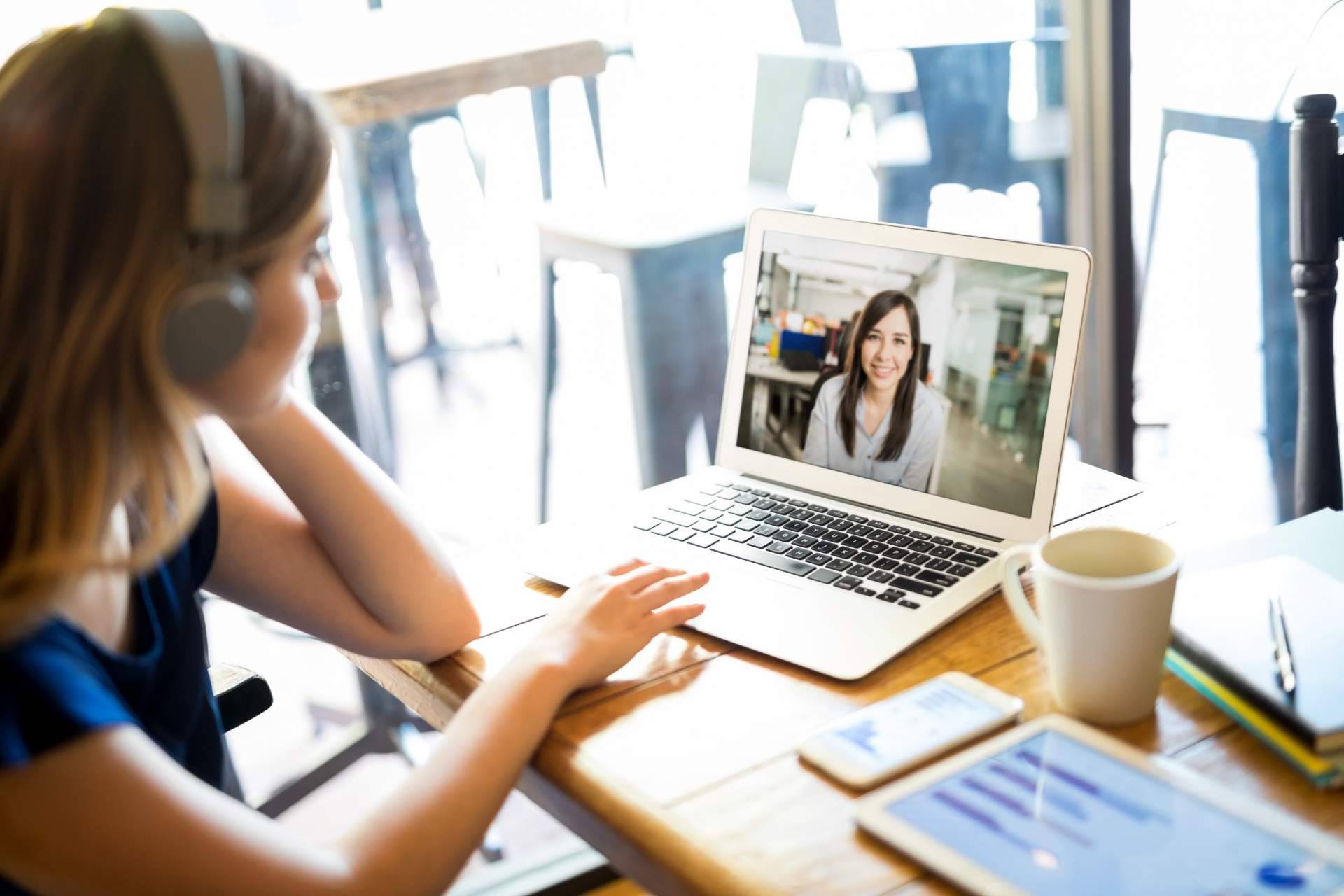 Los productos que adquieren los nómadas digitales para el teletrabajo, por Globerada