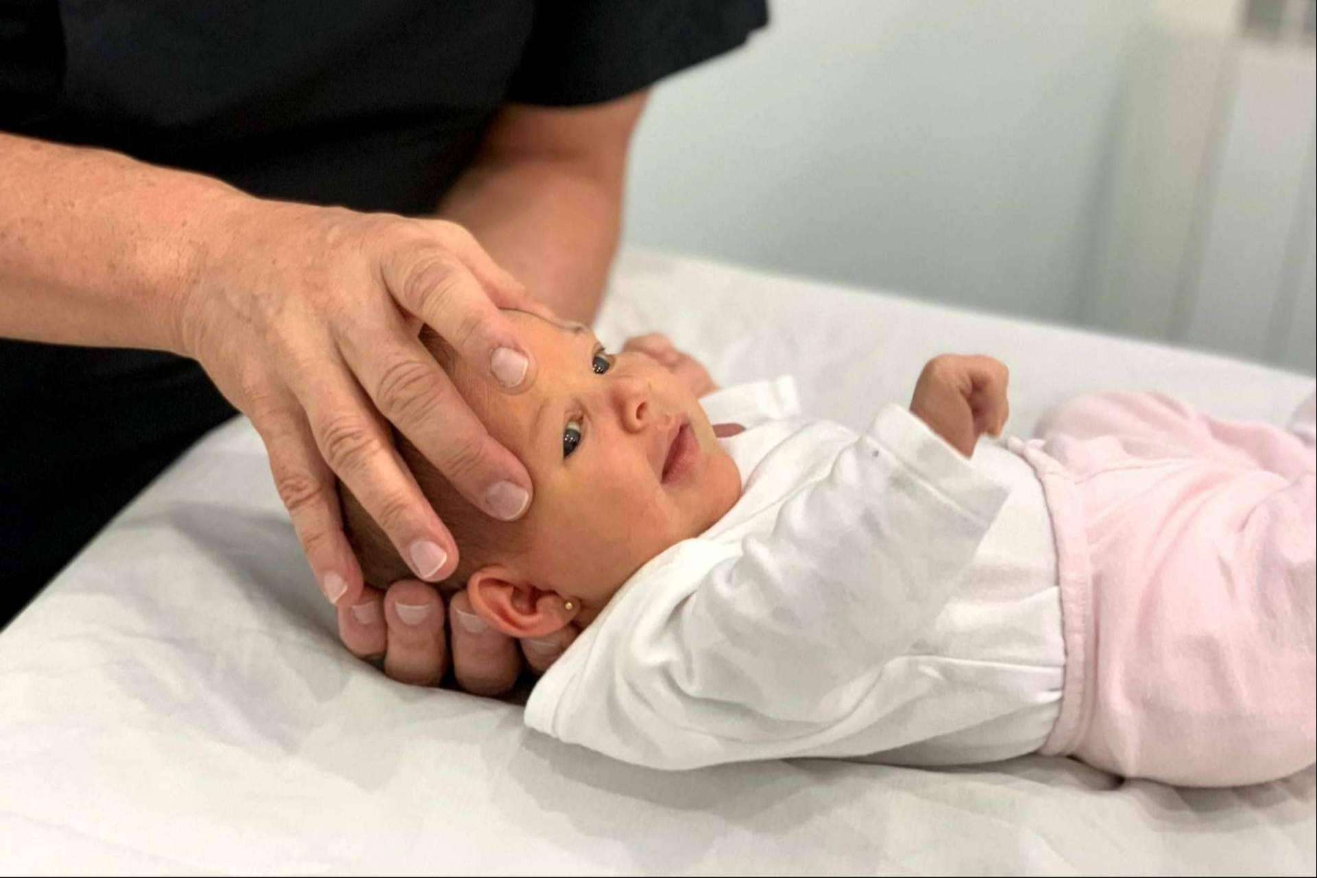 Formación en osteopatía neonatal gracias al Instituto Internacional de Osteopatía Avanzada