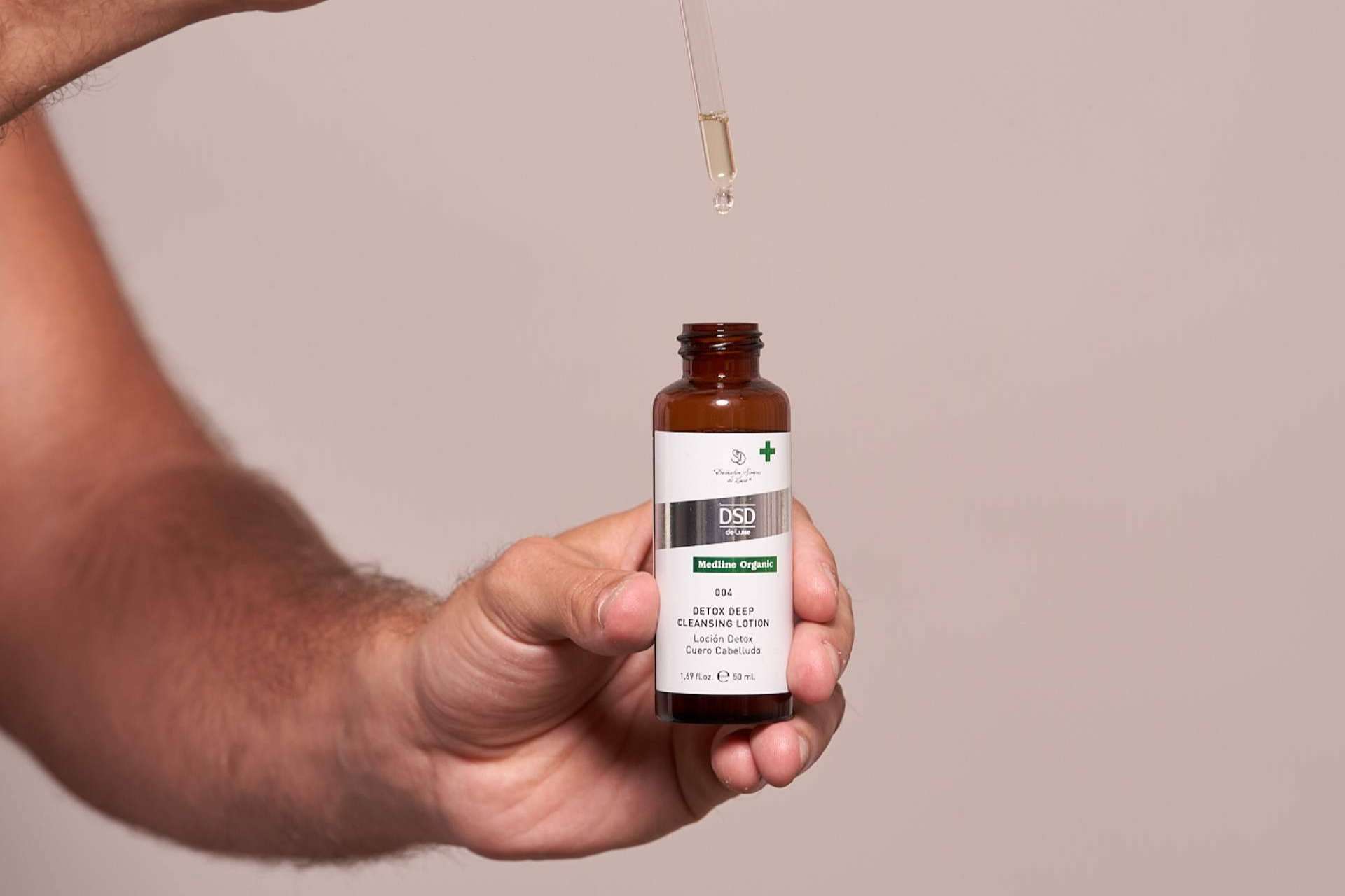 La nueva línea de productos capilares de DSD de Luxe que se centra en la función detox, Medline Organic