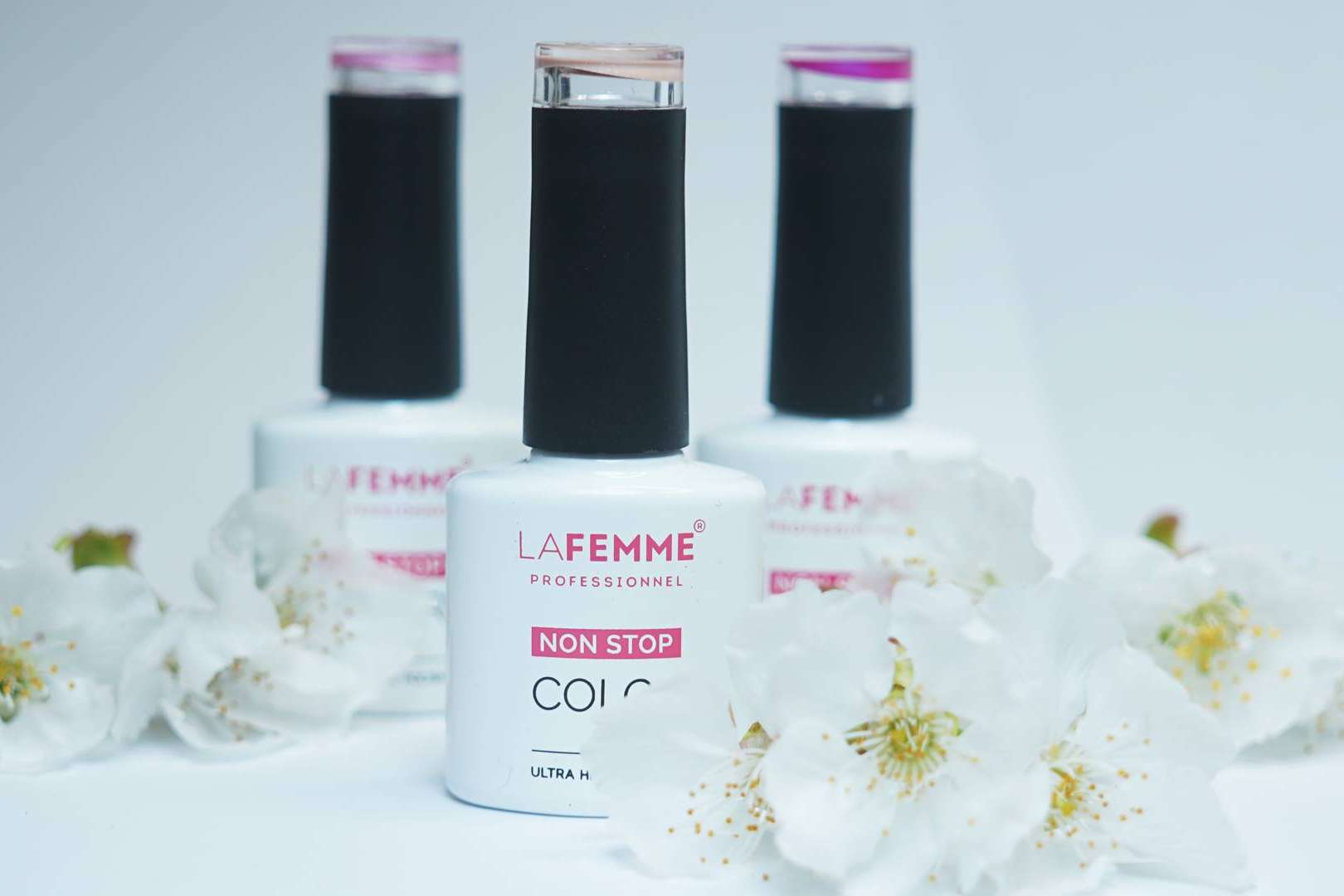 El esmalte semipermanente para manicura y pedicura de la firma Upsala Cosmetic