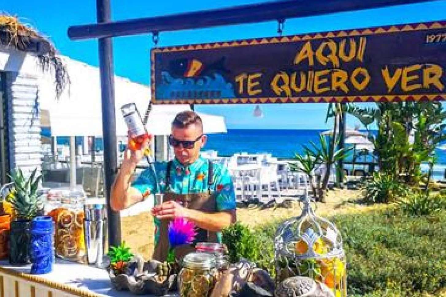 El chiringuito de Marbella Aquí Te Quiero Ver y sus servicios de coctelería