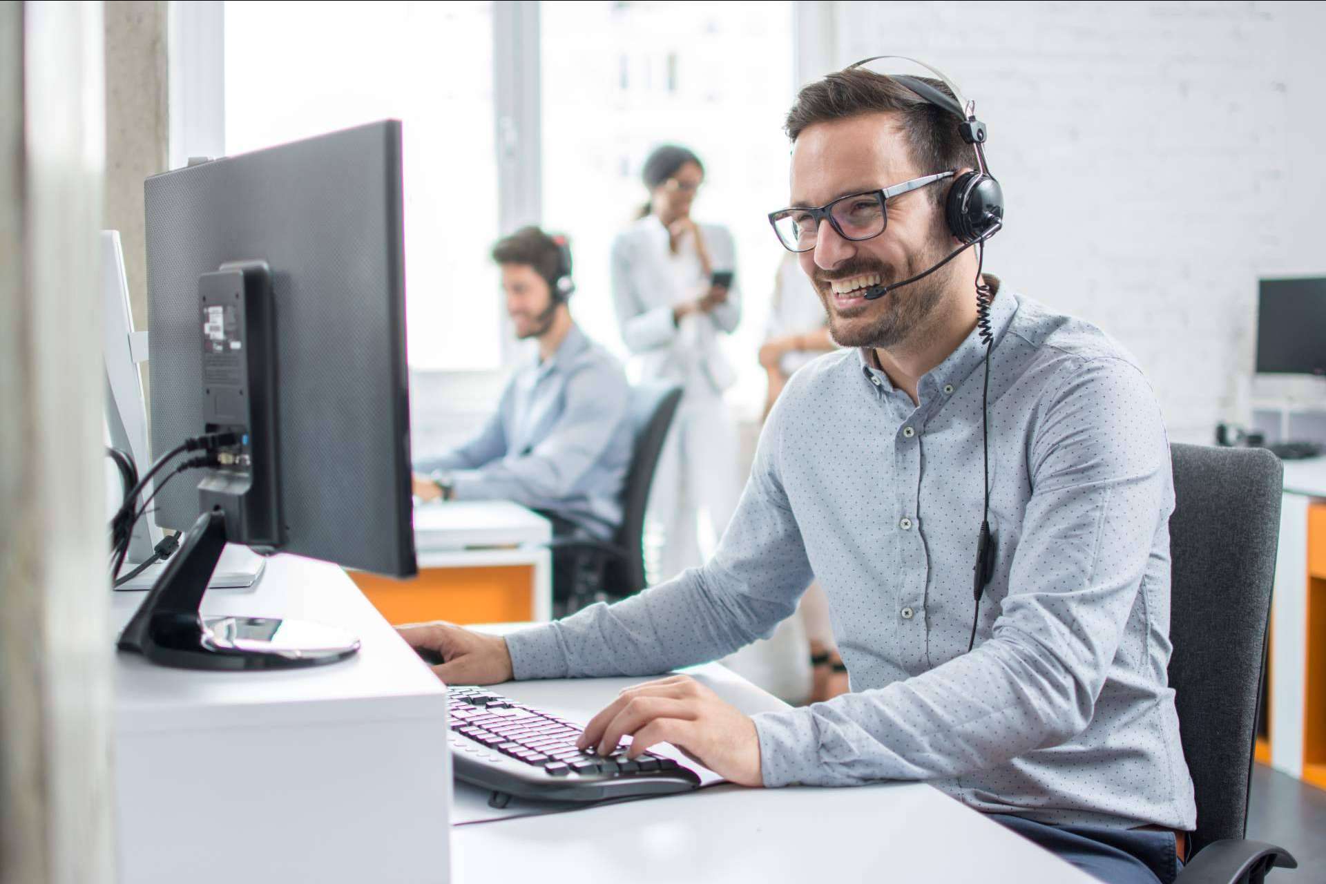 La empresa Sosmatic recalca la necesidad de poner voz a los clientes en el soporte técnico Help Desk L1 y L2, atención al cliente y servicios BPO