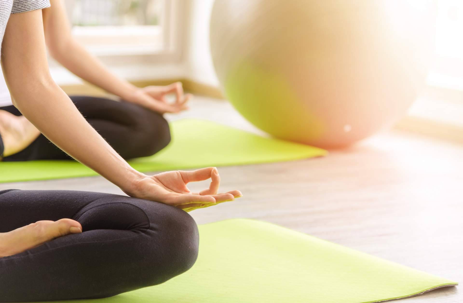 Aprender a meditar en 5 pasos sencillos a través del curso de meditación de Escuela Transformacional