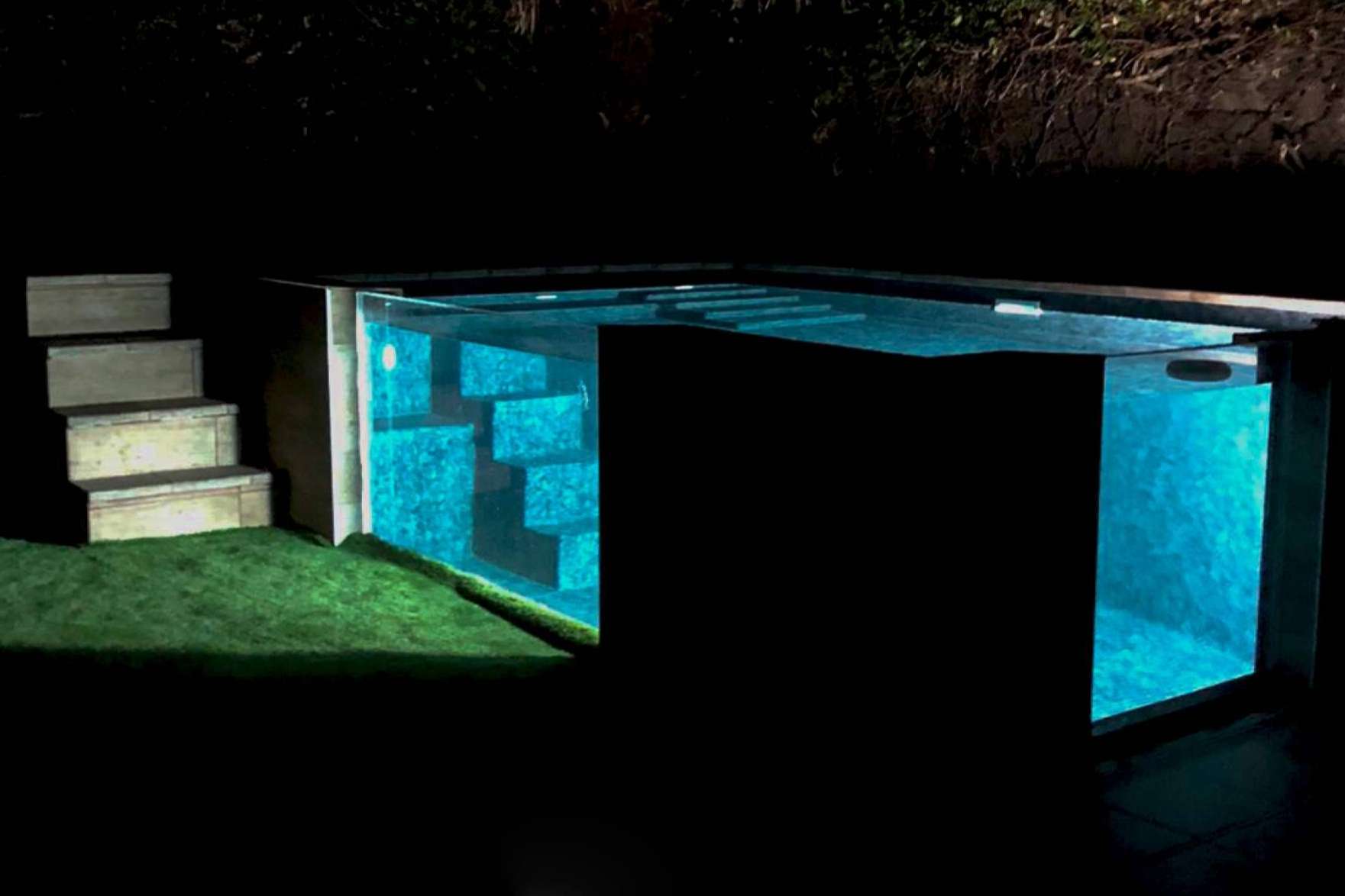 ¿Cuáles son los beneficios de contar con una piscina elevada con cristal? Esencial Pool