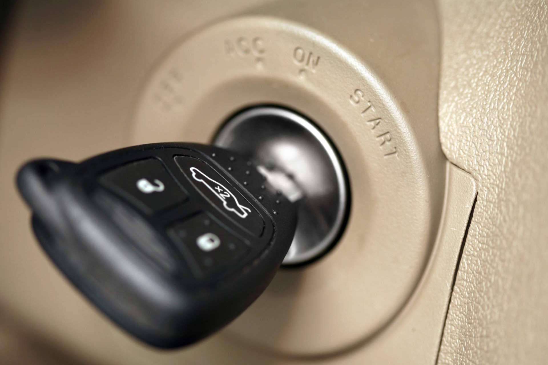 EGINER ofrece servicios de duplicados urgentes de llaves de coche y moto
