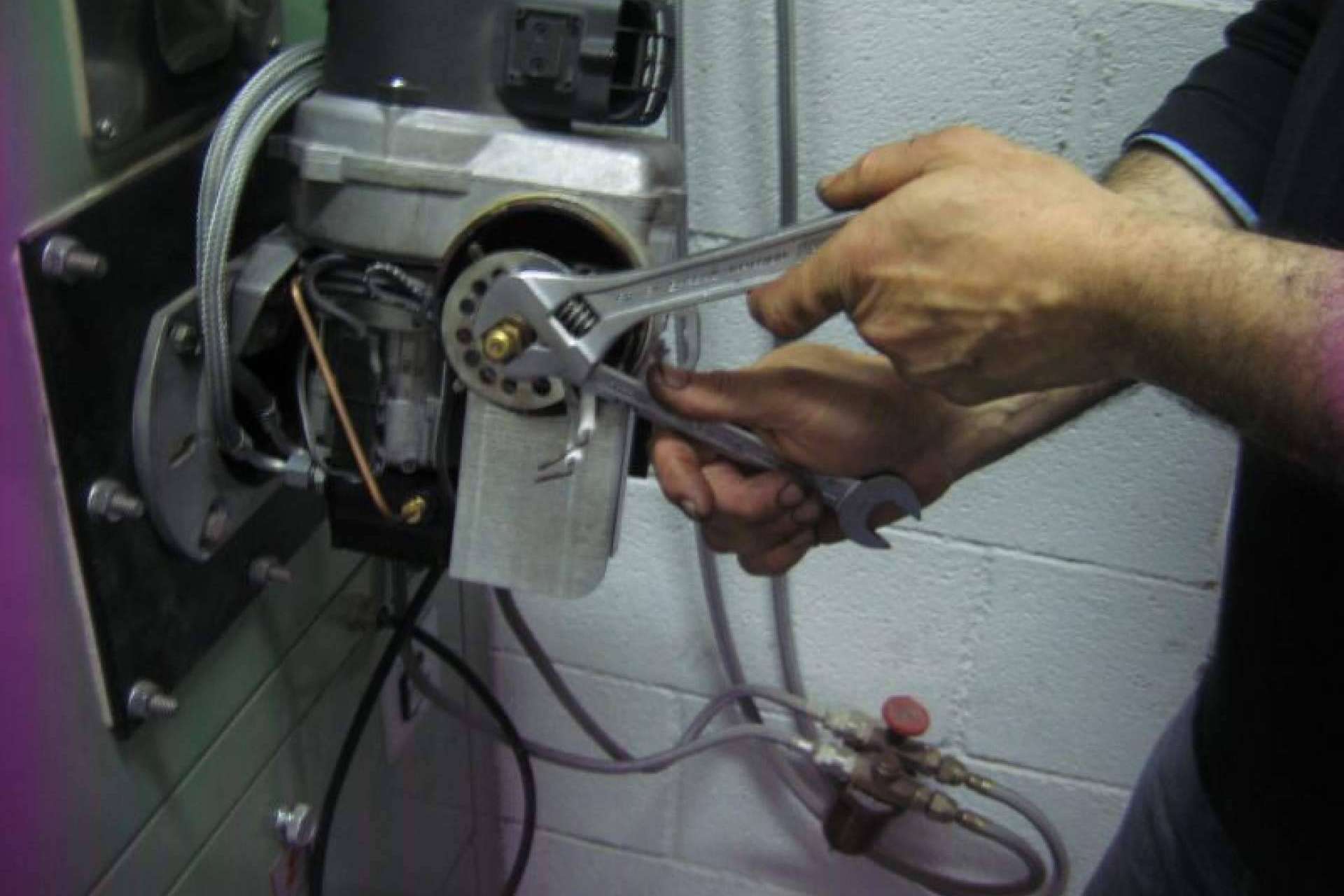 Mejorar la eficiencia calorífica y energética de las calderas de gasóleo colectivo individual o industrial