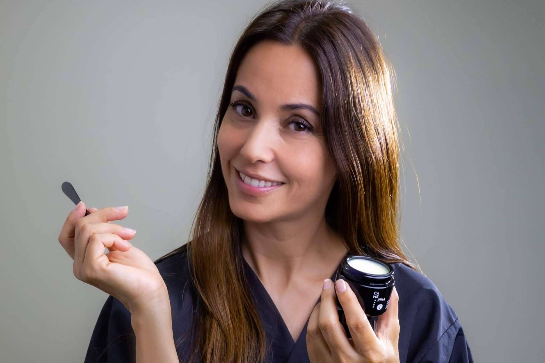 Triple limpieza con las rutinas faciales de Camerina Cosmetics