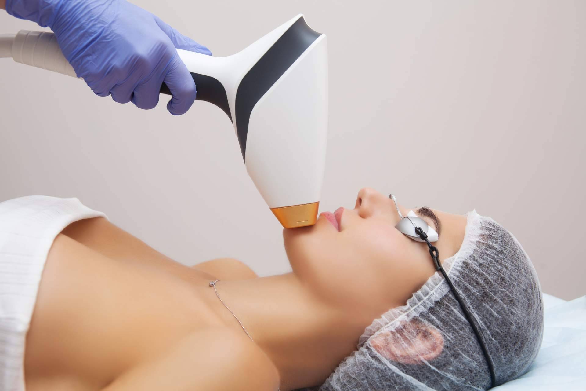 Clínica Femme brinda tratamientos faciales con luz pulsada intensa