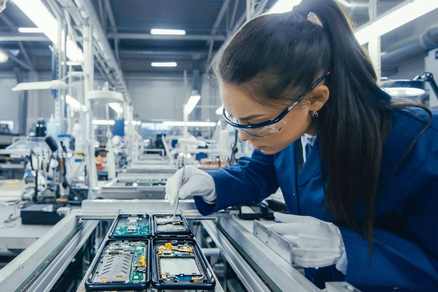 El uso de las baterías de condensadores y sus ventajas de instalación, por Energybox
