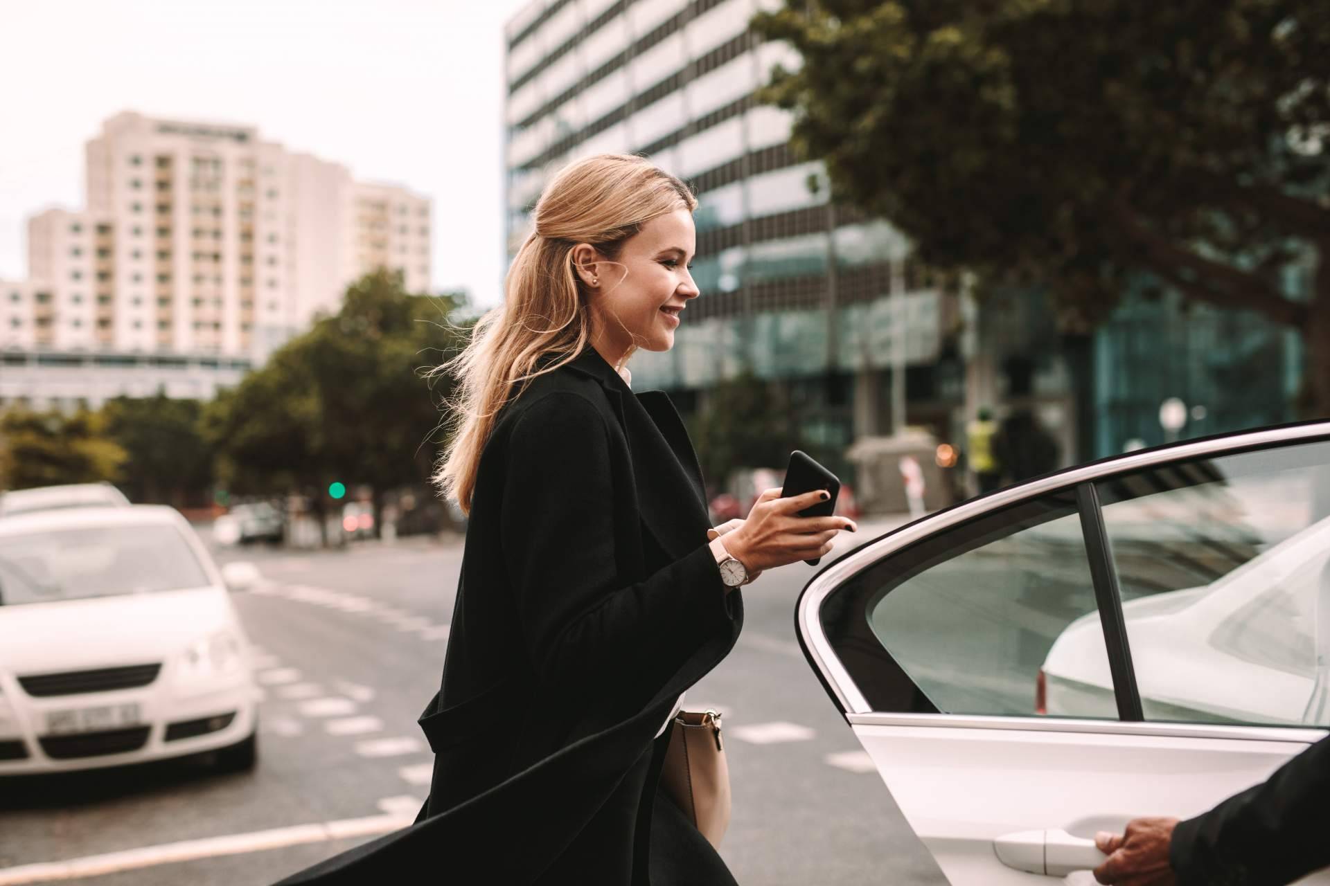 Traslados para empresas y particulares con Taxihuelvavip.com