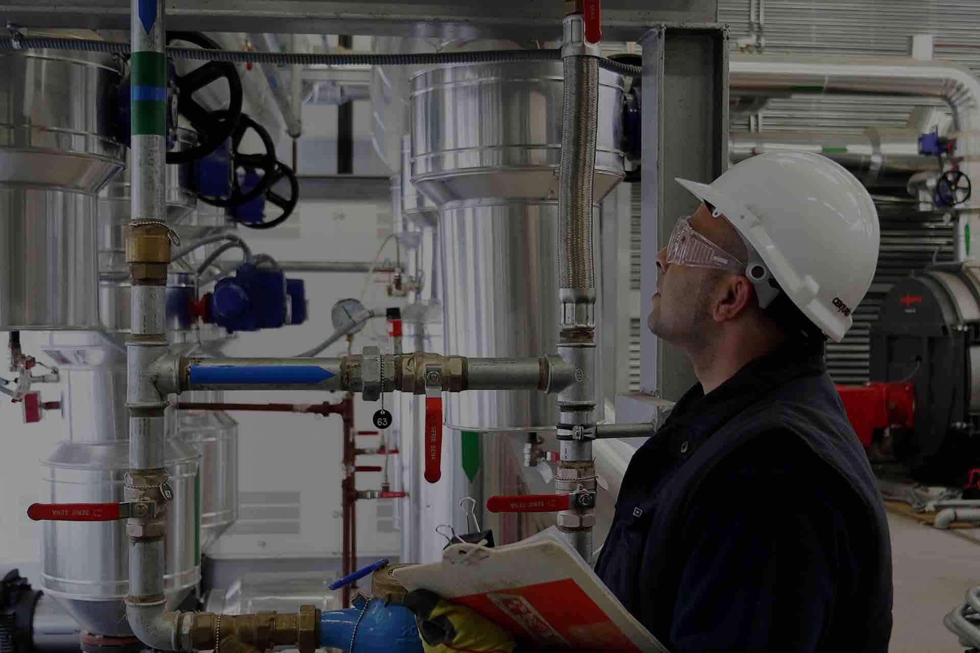 Arreglar las fugas de agua en fábricas con los expertos de la empresa TELEFUGA