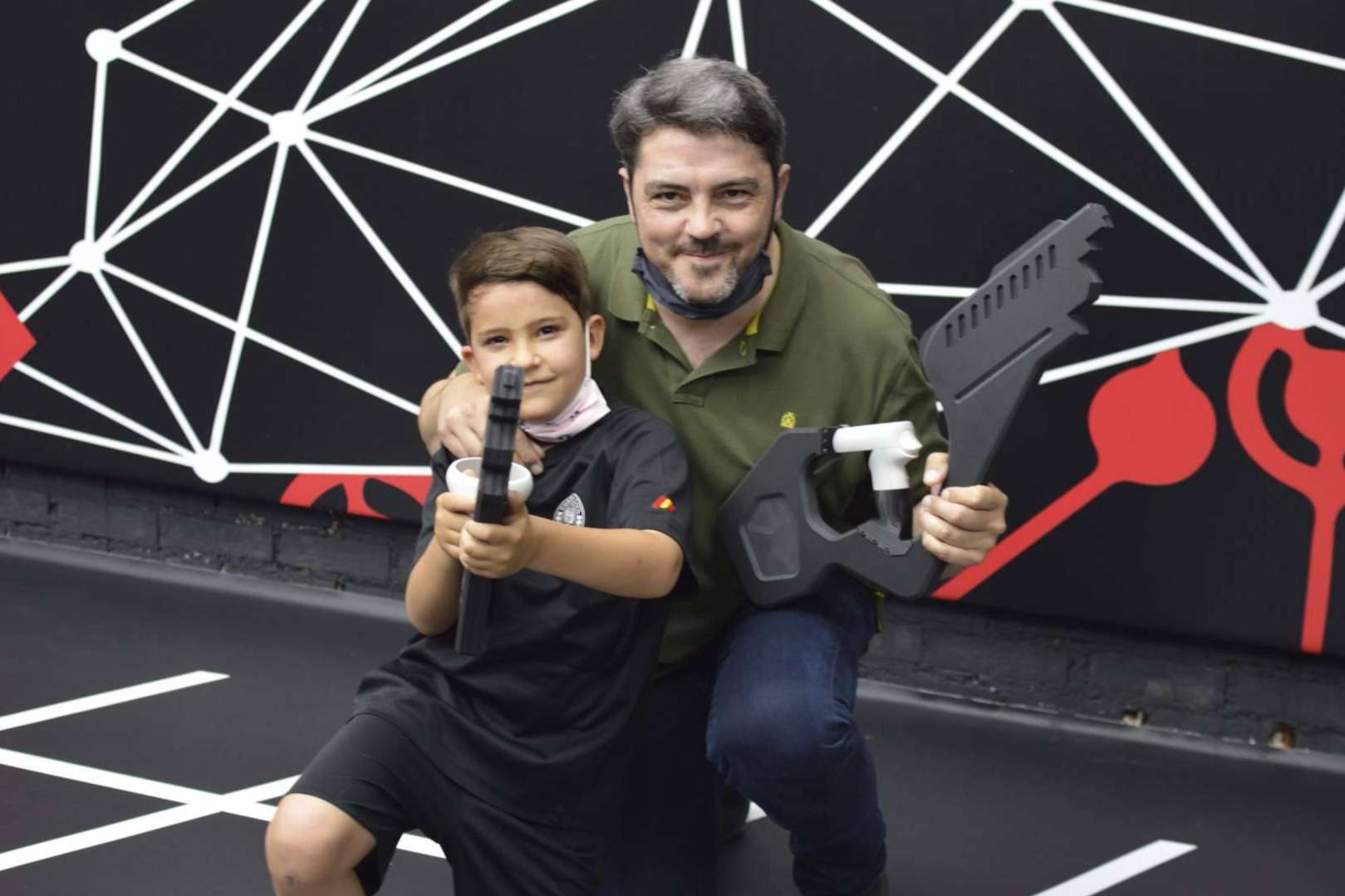 Juegos de realidad virtual para toda la familia en VR Airsoft, VR kids