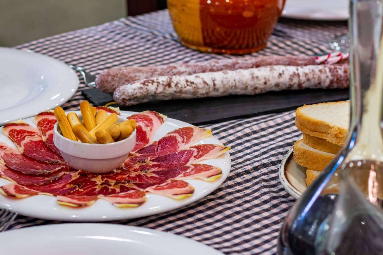 Pasa Tapas, el restaurante de comida tradicional que se esconde en medio de la Barceloneta