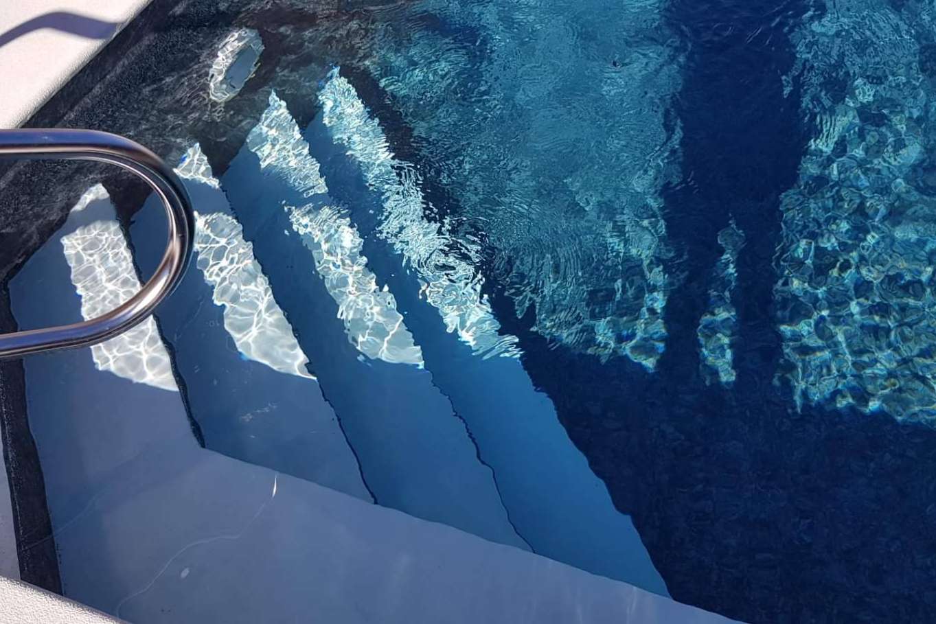 Gracias a Esencial Pool, tener una piscina sostenible es posible