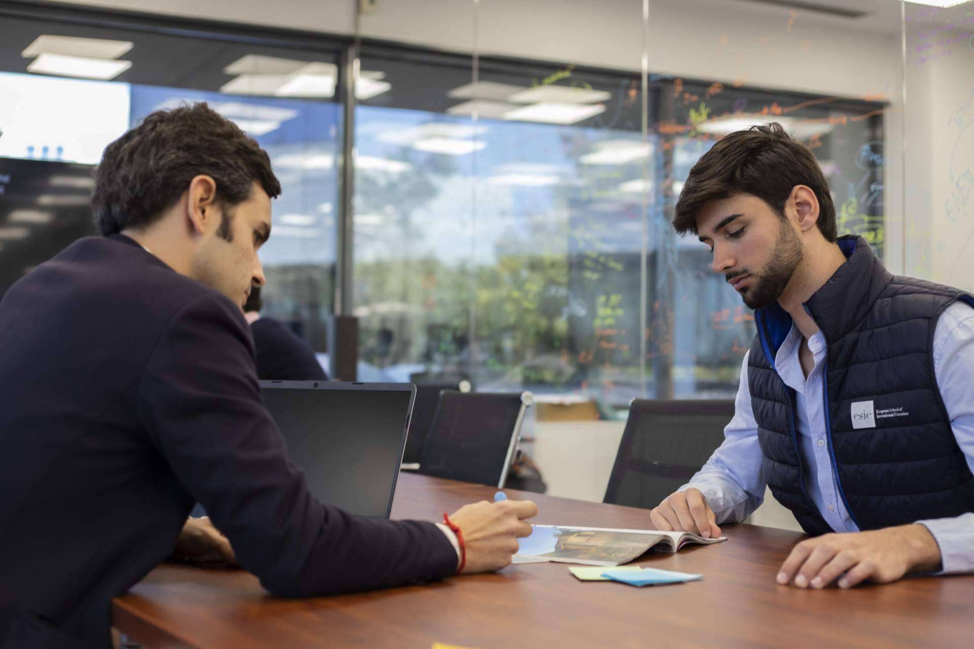 ESIE y su MBA con especialización, una formación online de primer nivel y con duración de un año que concilia el crecimiento profesional con la vida personal del alumno