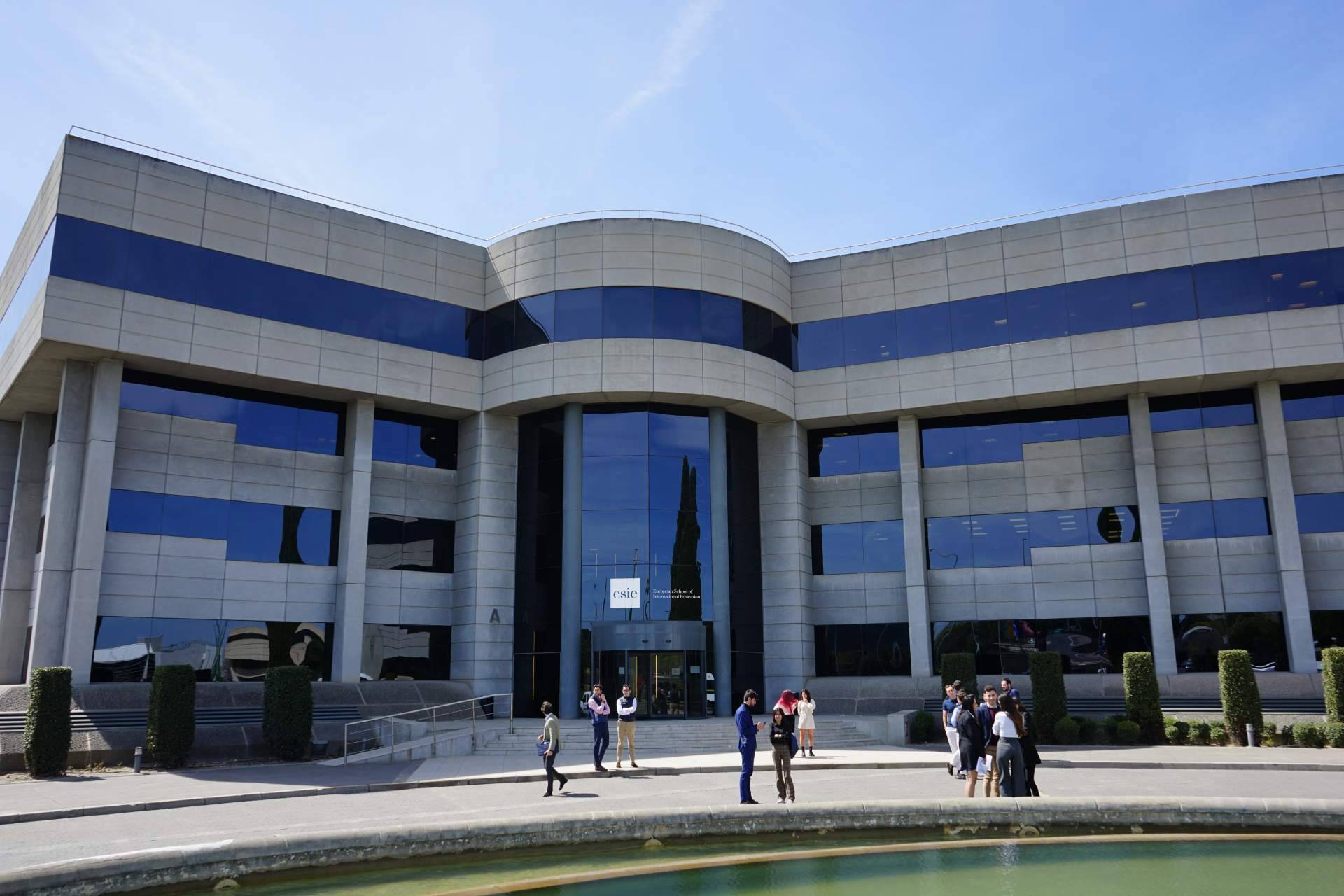 ESIE Business School, la escuela de negocios asociada al IPEI del CES Cardenal Cisneros, ofrece uno de los más prestigiosos MBA del mercado