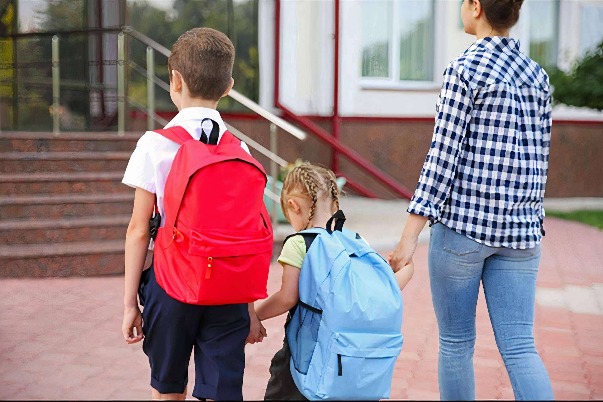 Las familias en busca y captura de un centro educativo para sus hijos