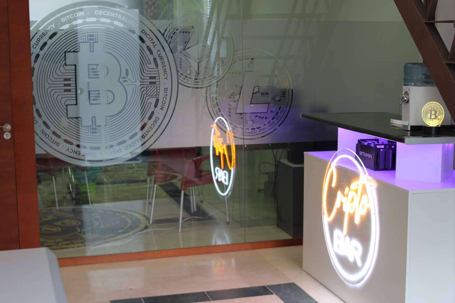 Mineros de Criptomonedas ofrece equipos para minar criptomonedas