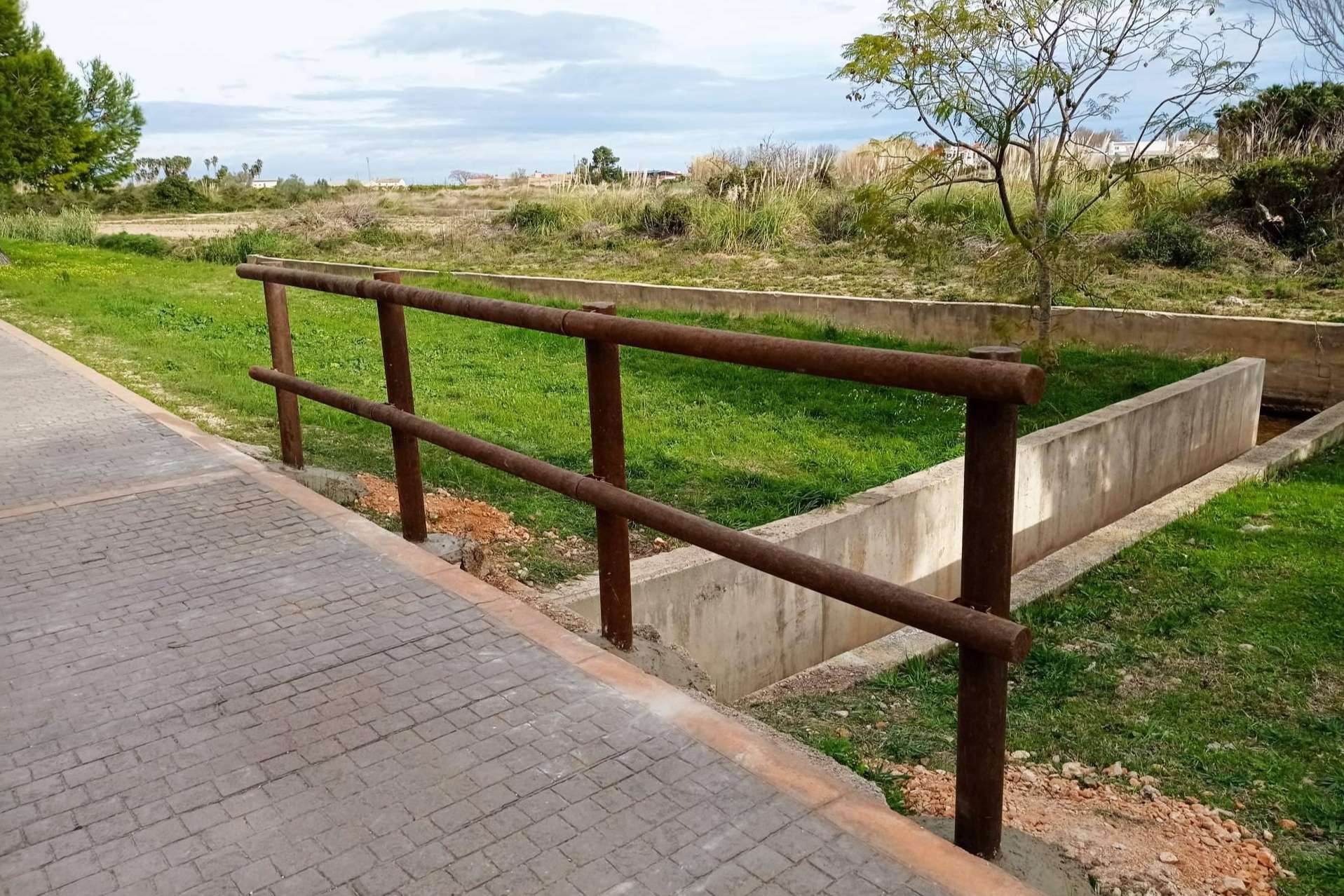 Abadecom Manufacturer SL y sus vallados de plástico 100 % reciclado