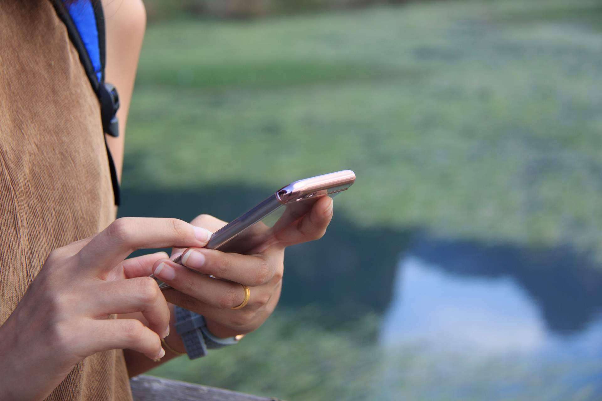 Defenderse de una denuncia con WhatsApp en papel