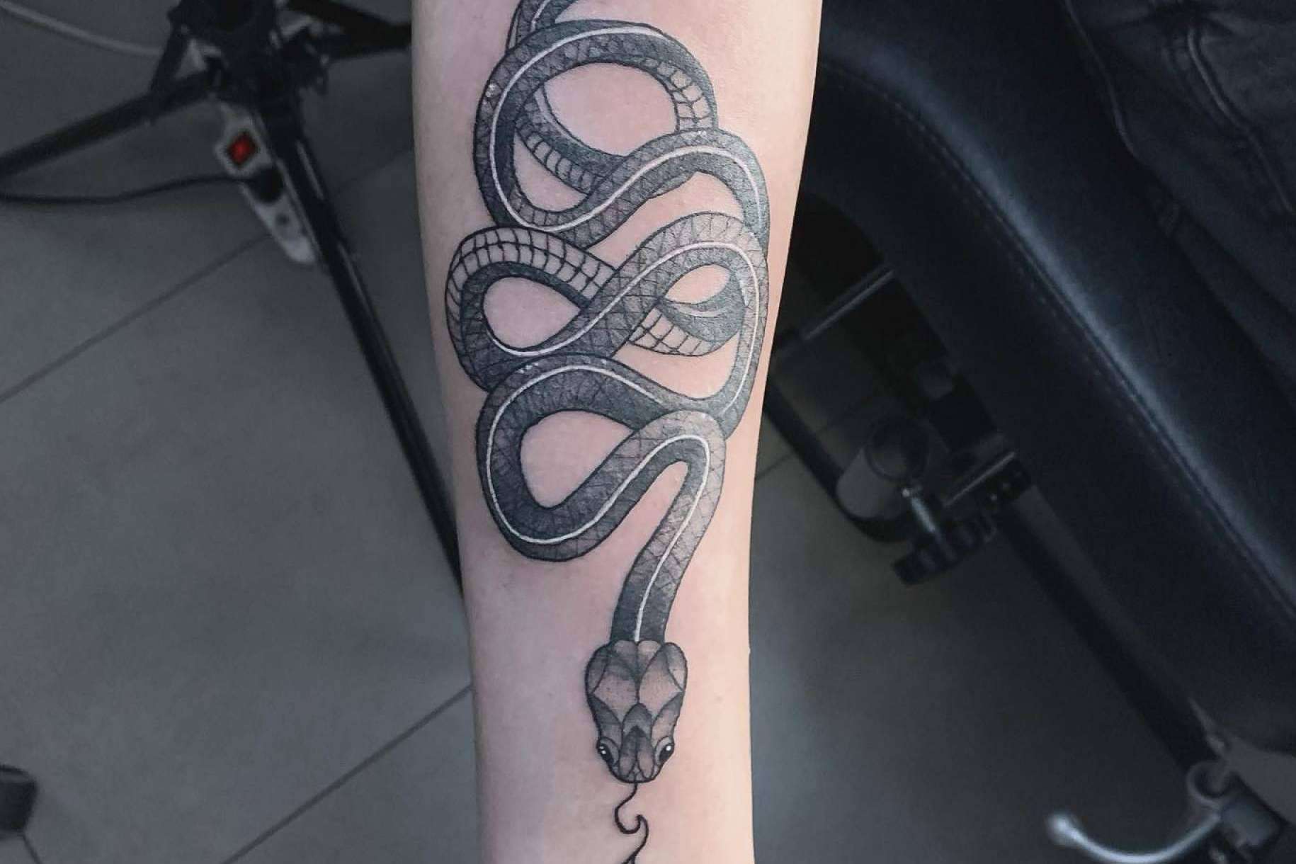 ¿De qué manera curar un tatuaje?, según los expertos de Steel of Doom