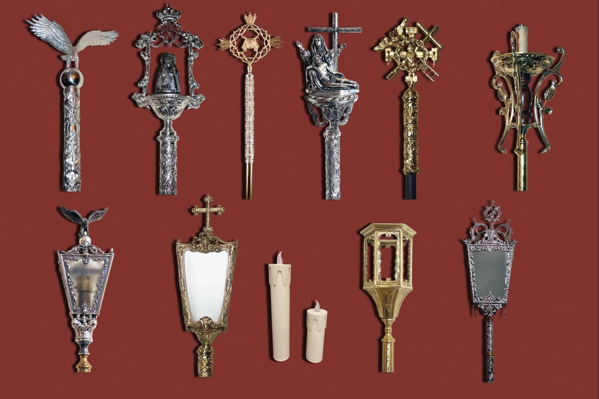 Las medallas de Amén Promosant, uno de los accesorios favoritos de la población católica