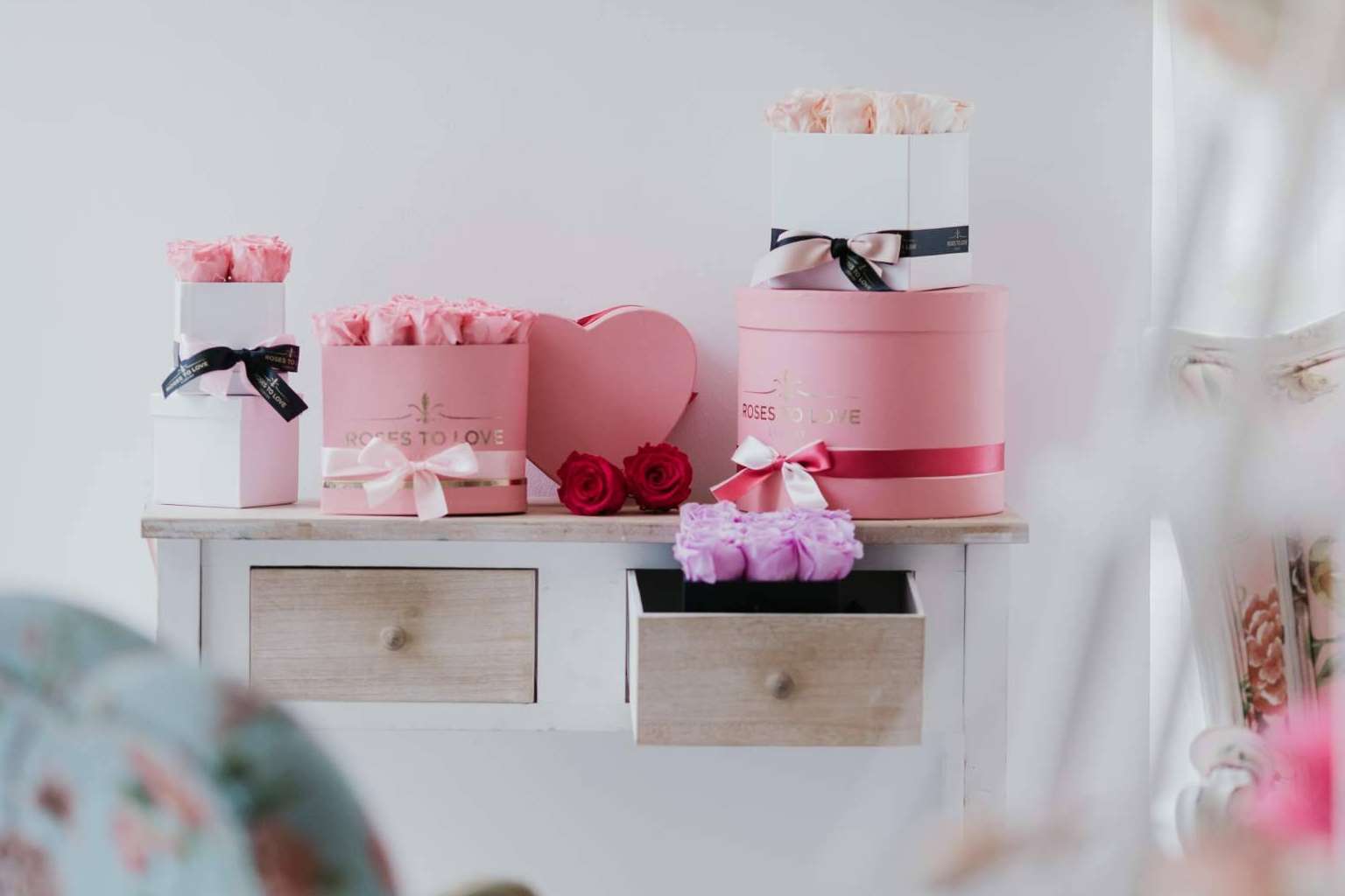 ROSES TO LOVE lanza un nuevo modelo de decoración floral con rosas preservadas