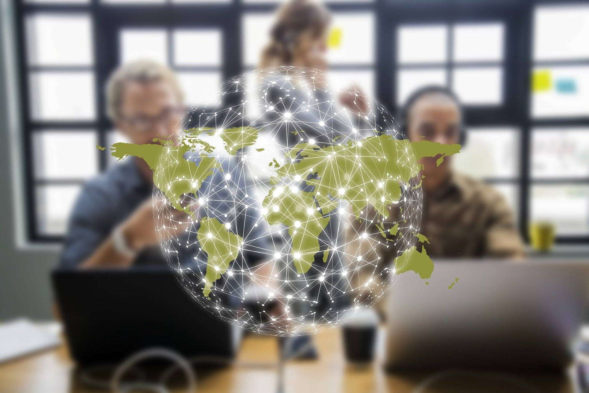 Llegar directamente a las personas que deciden las compras de los productos y servicios es posible con Customertop