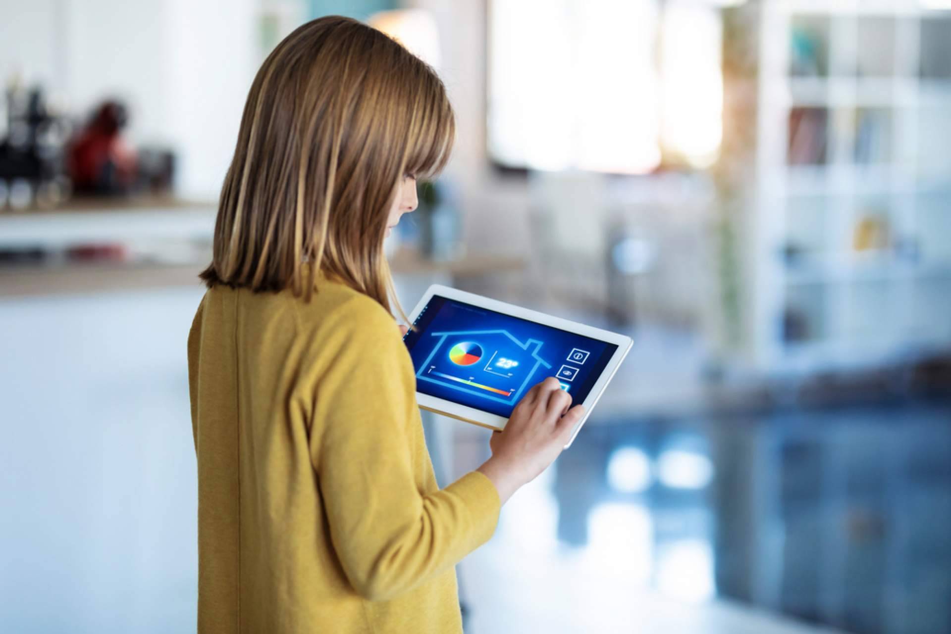 ¿Cuáles son las ventajas de convertir un hogar en una smart home? IKOSAS