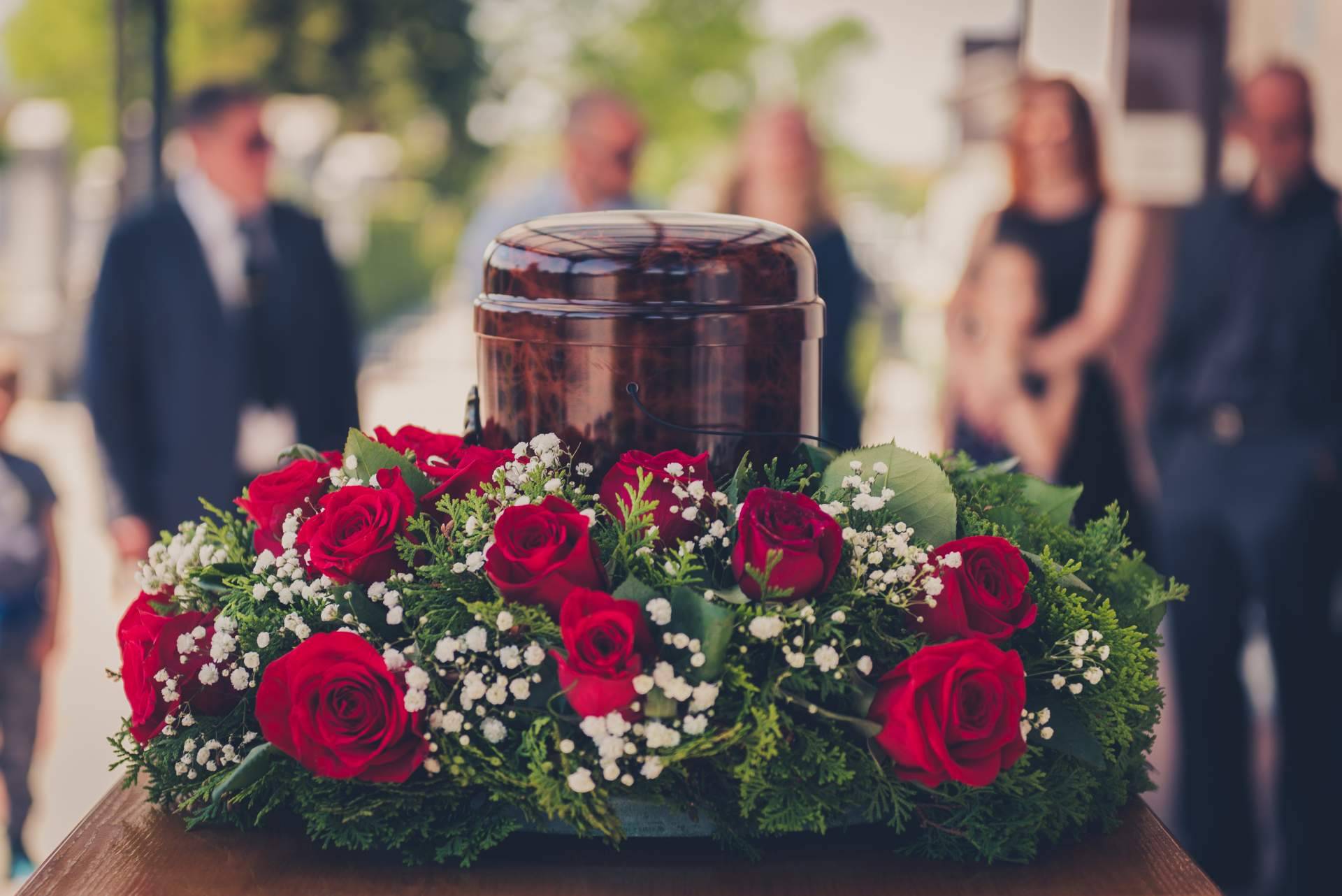 La importancia de una ceremonia de despedida en el proceso de duelo, por Interfunerarias